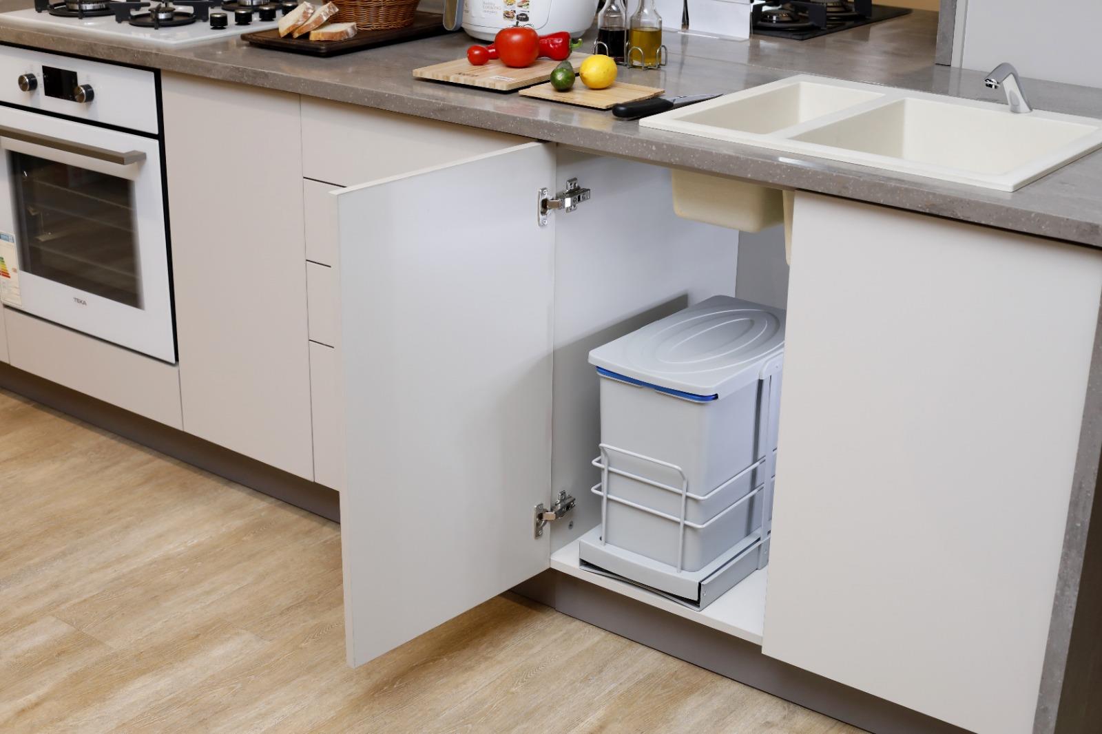 Pyramith Gri 24 Litre Teleskopik Raylı Çöp Kovası (P-9156)