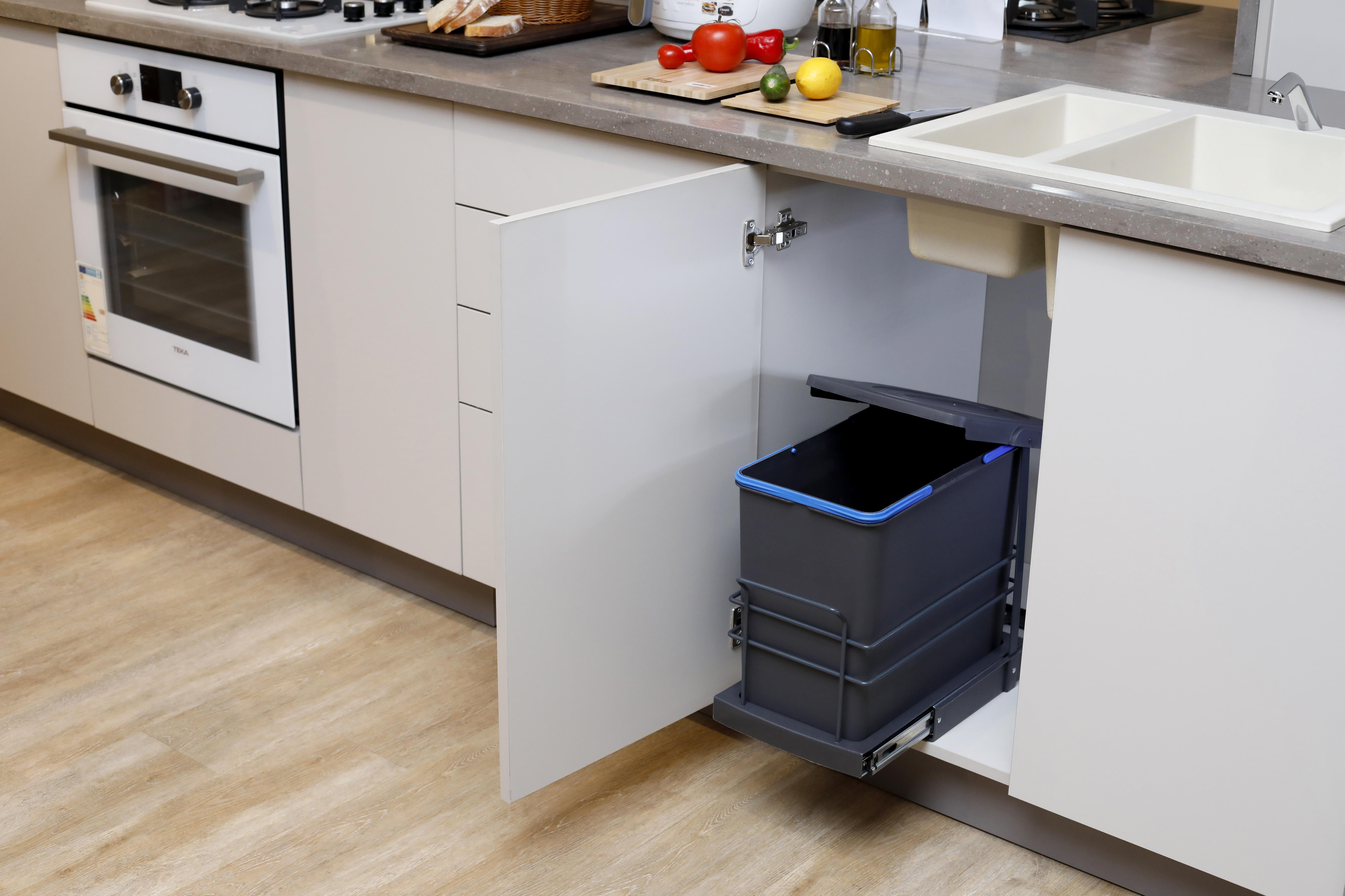 Pyramith Antrasit 24 Litre Teleskopik Raylı Çöp Kovası (P-9157)