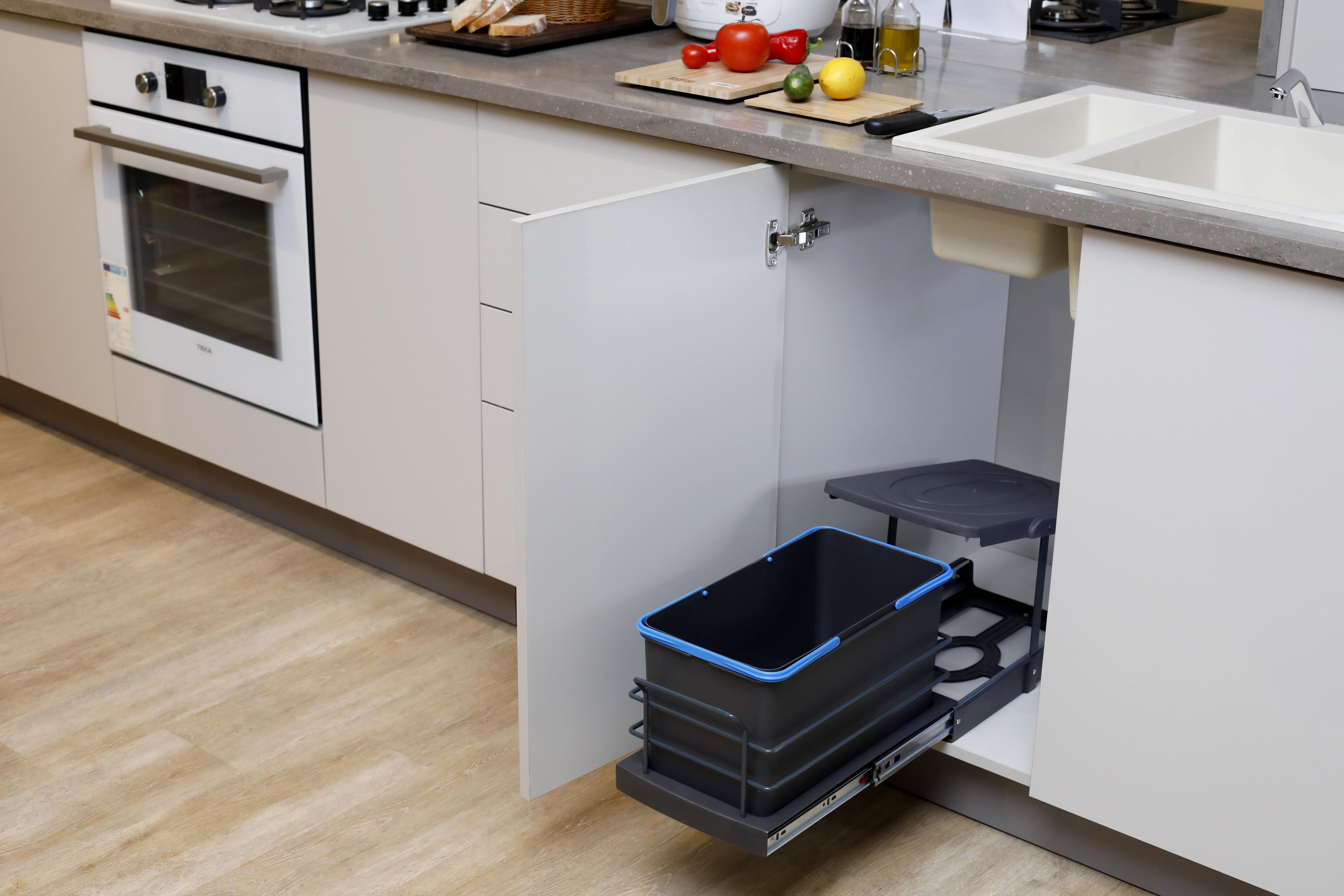 Pyramith Antrasit 16 Litre Kısa Teleskopik Raylı Çöp Kovası (P-9159)