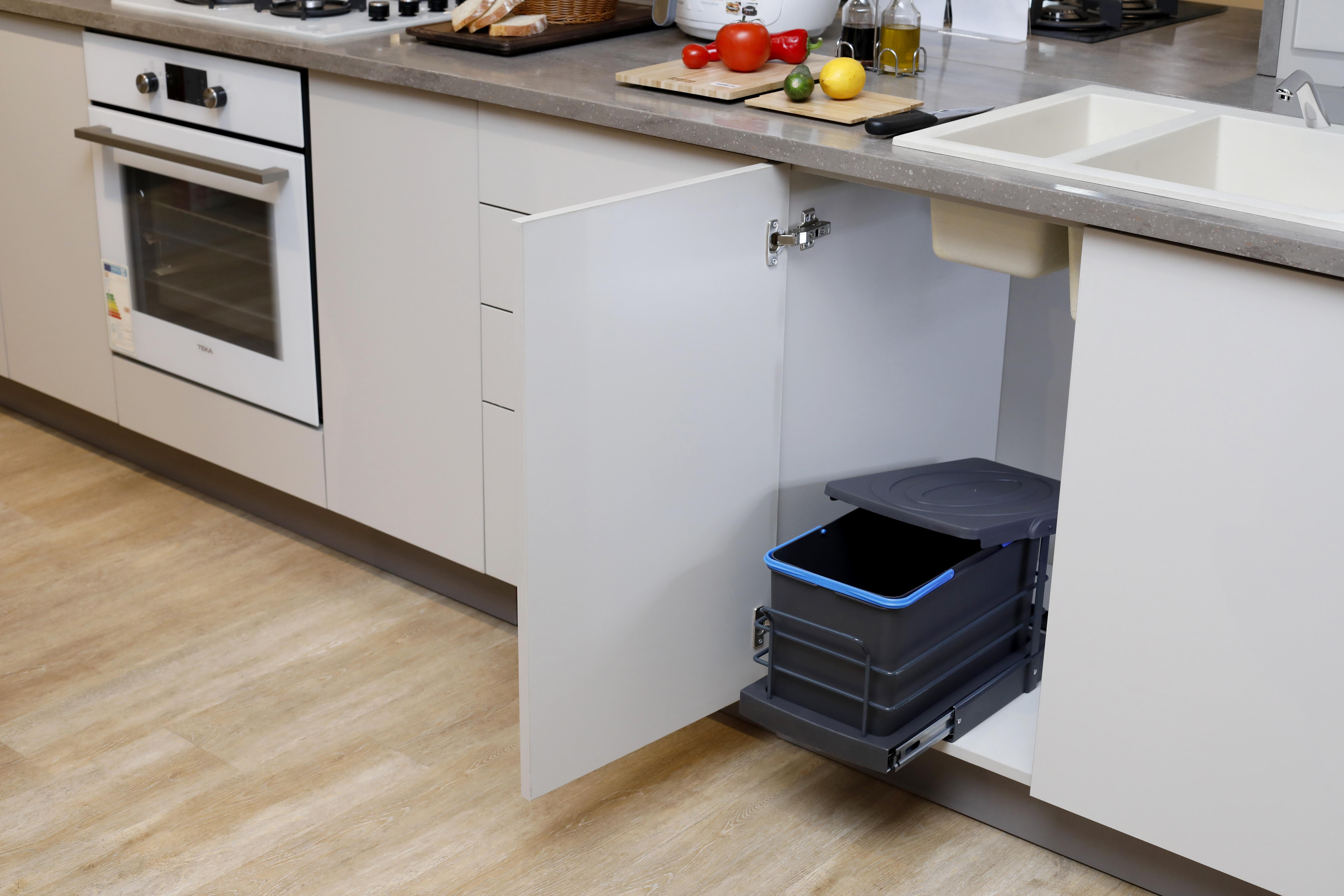 Pyramith Antrasit 16 Litre Kısa Teleskopik Raylı Çöp Kovası (P-9159)