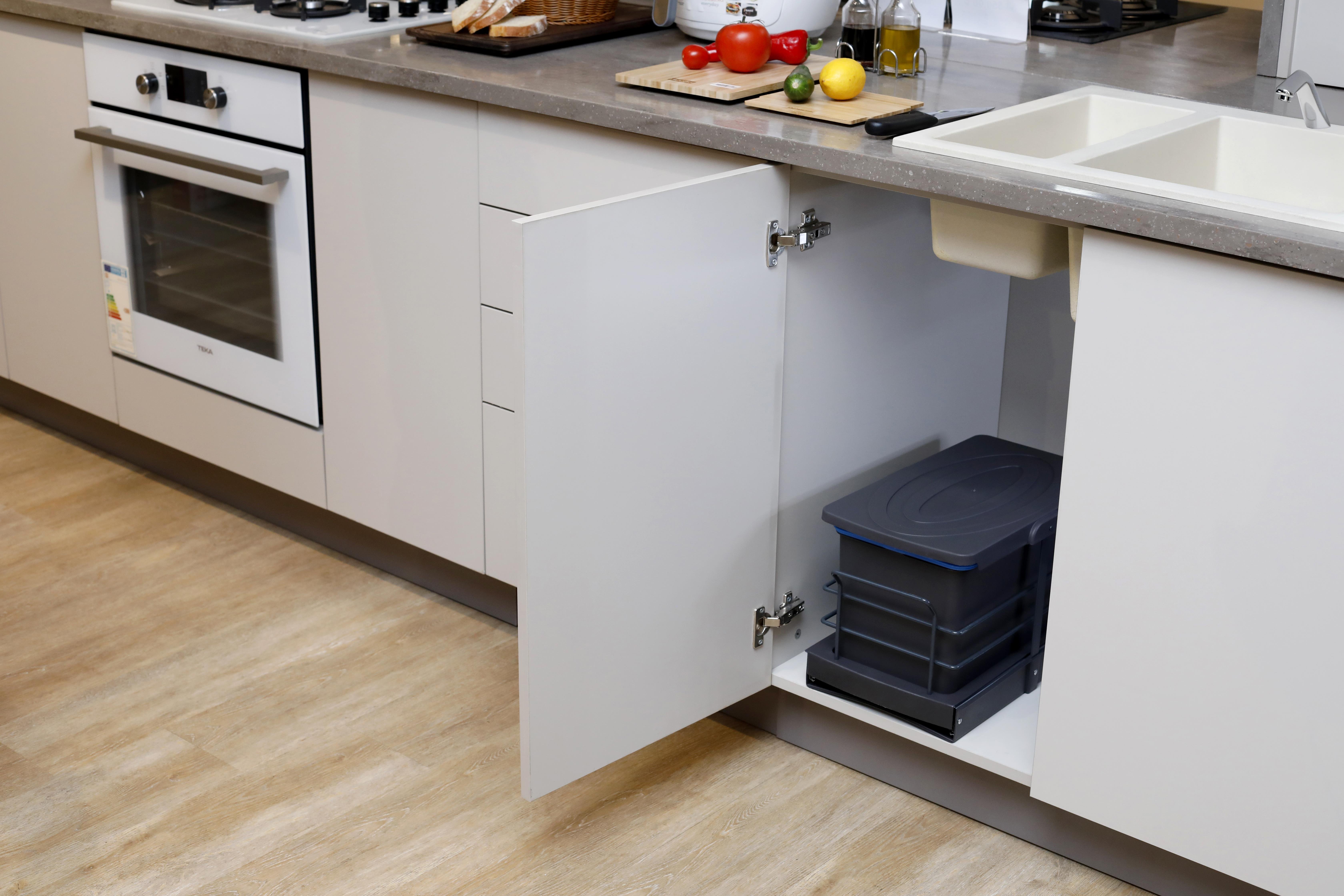 Pyramith Antrasit 16 Litre Kısa Teleskopik Raylı Çöp Kovası (P-9159)