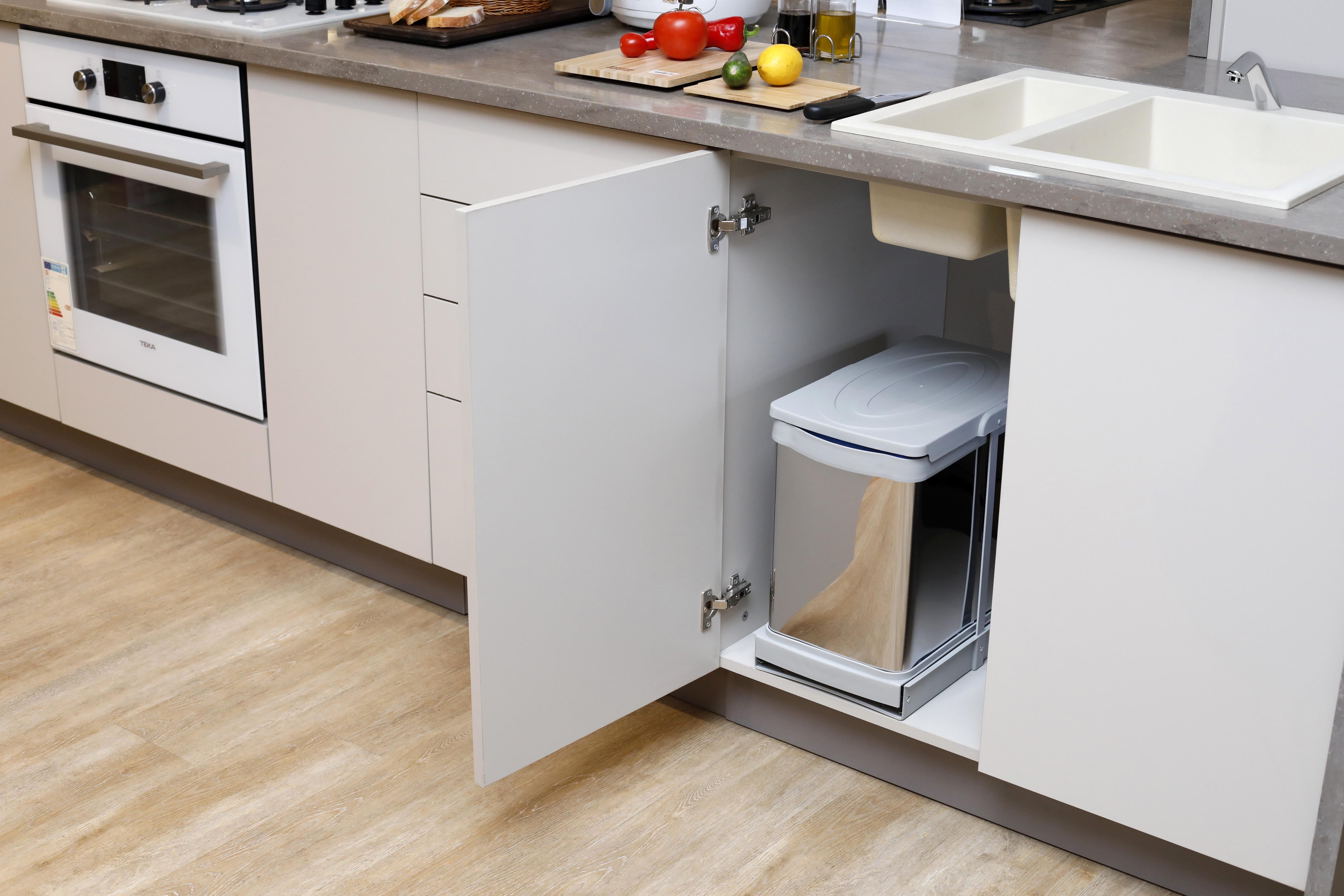 Pyramith 24 Litre Gri Teleskopik Raylı Paslanmaz Çöp Kovası