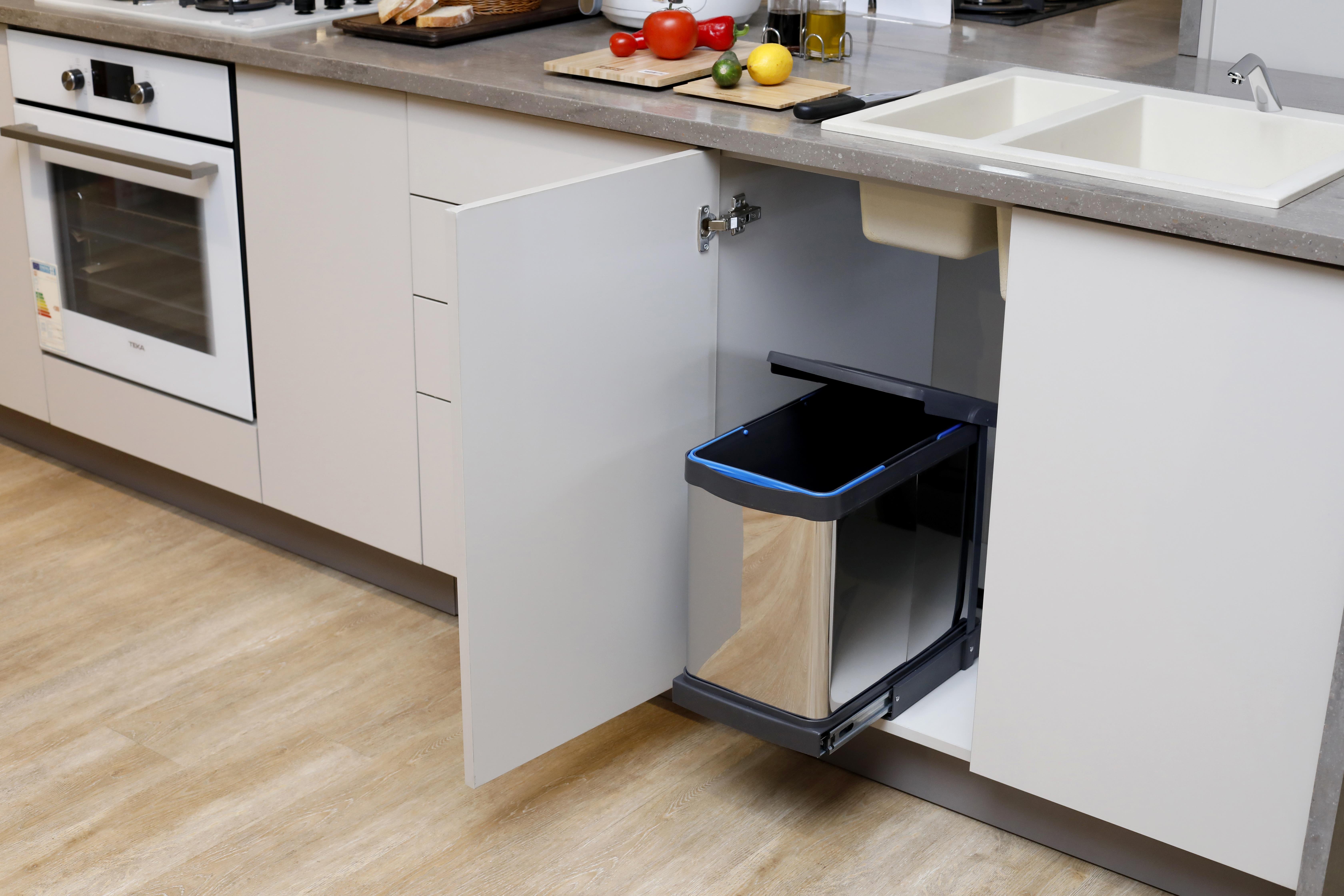 Pyramith 24 Litre Antrasit Teleskopik Raylı Paslanmaz Çöp Kovası (P-9454)