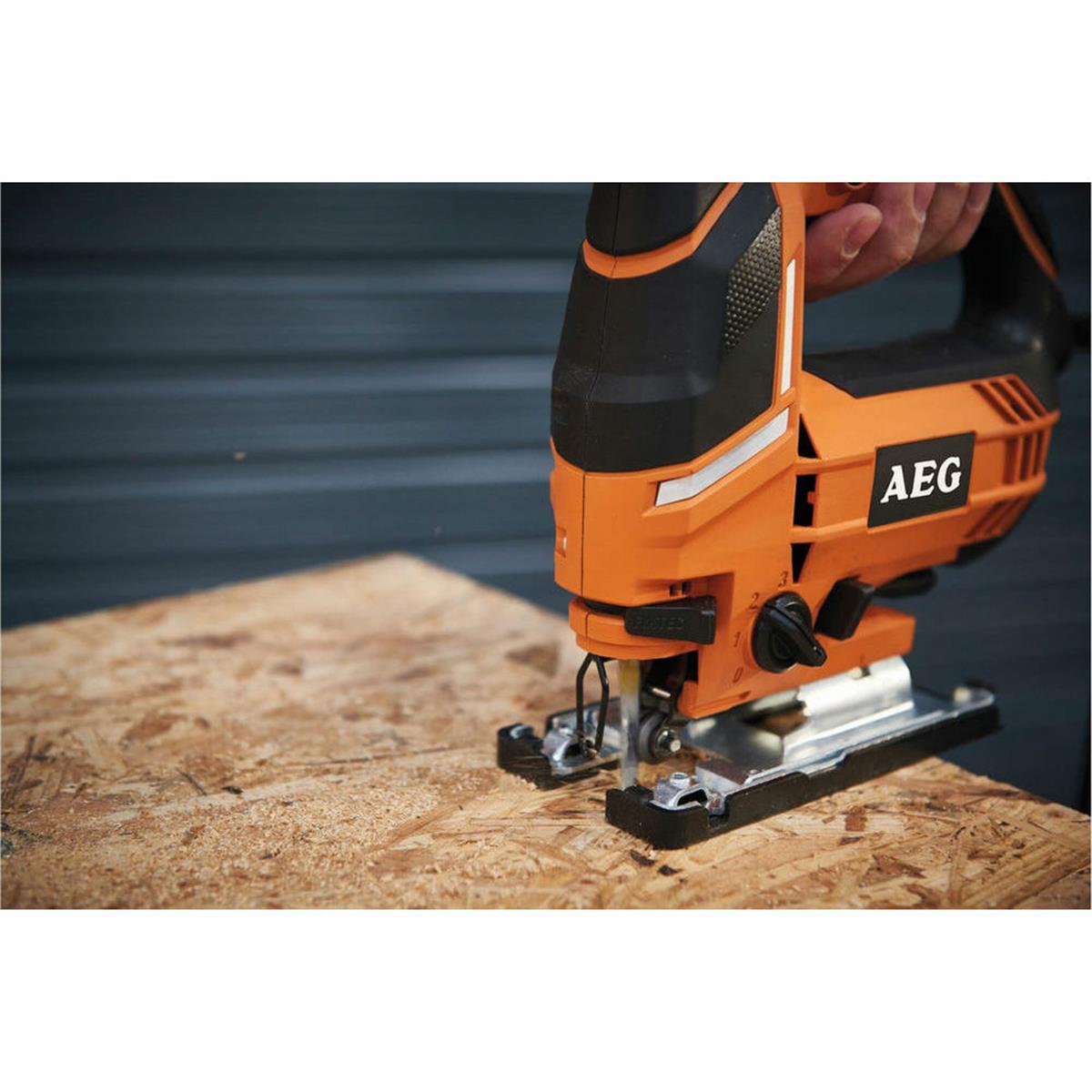 AEG 700 Watt Step 100X Dekupaj Testere (T4935451000)