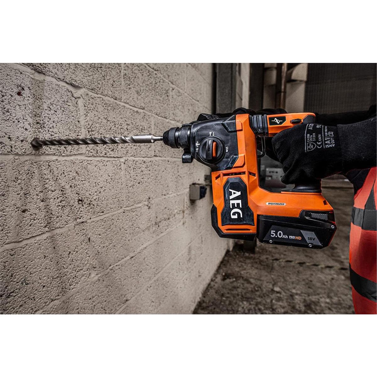 AEG BBH 18BL LI-502C 18 V 5 Ah Çift Akülü Kömürsüz Kırıcı Delici (T4935464753)