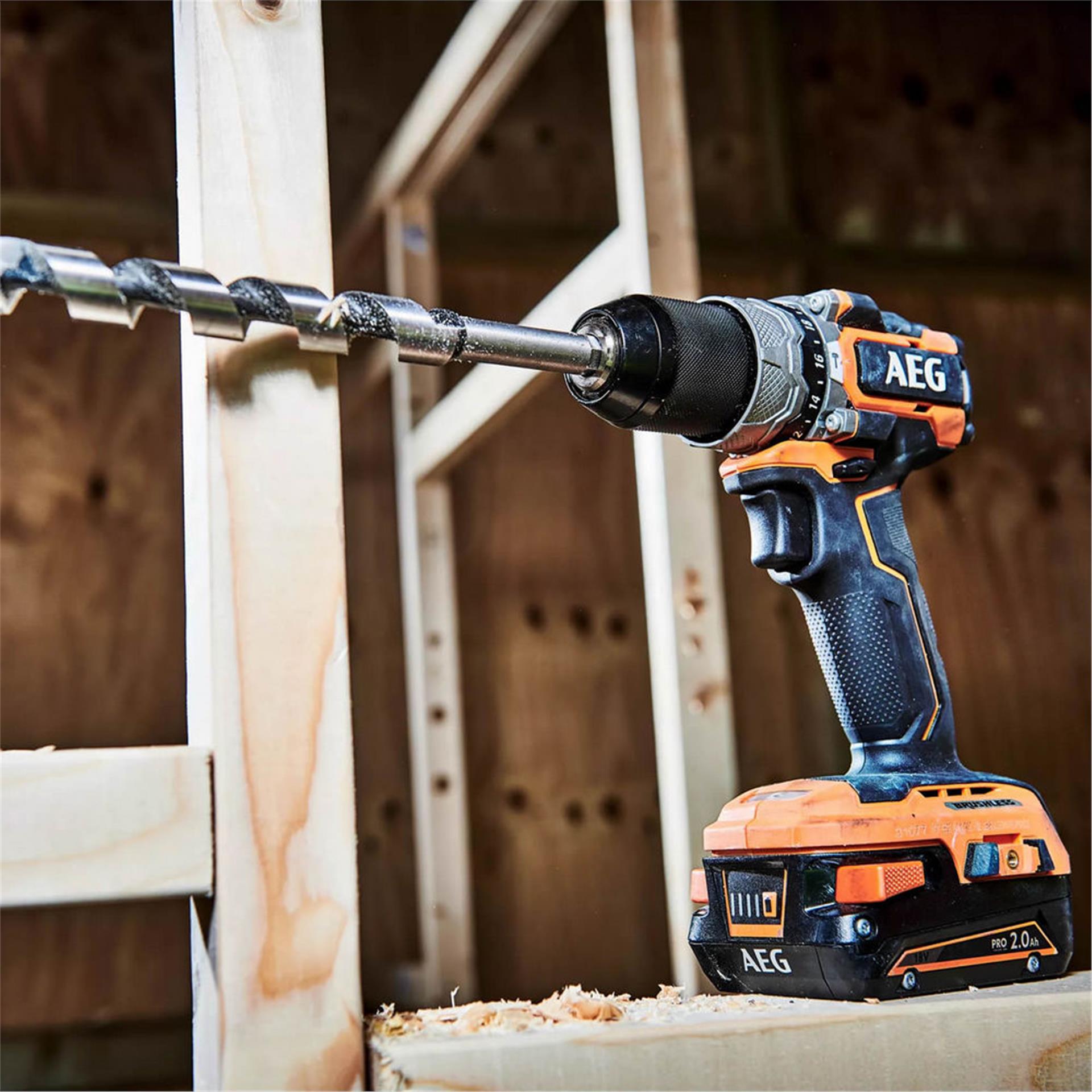 AEG BSB18SBL2-202C 2.0 Ah Kömürsüz Akülü Darbeli Matkap (T4935480058)