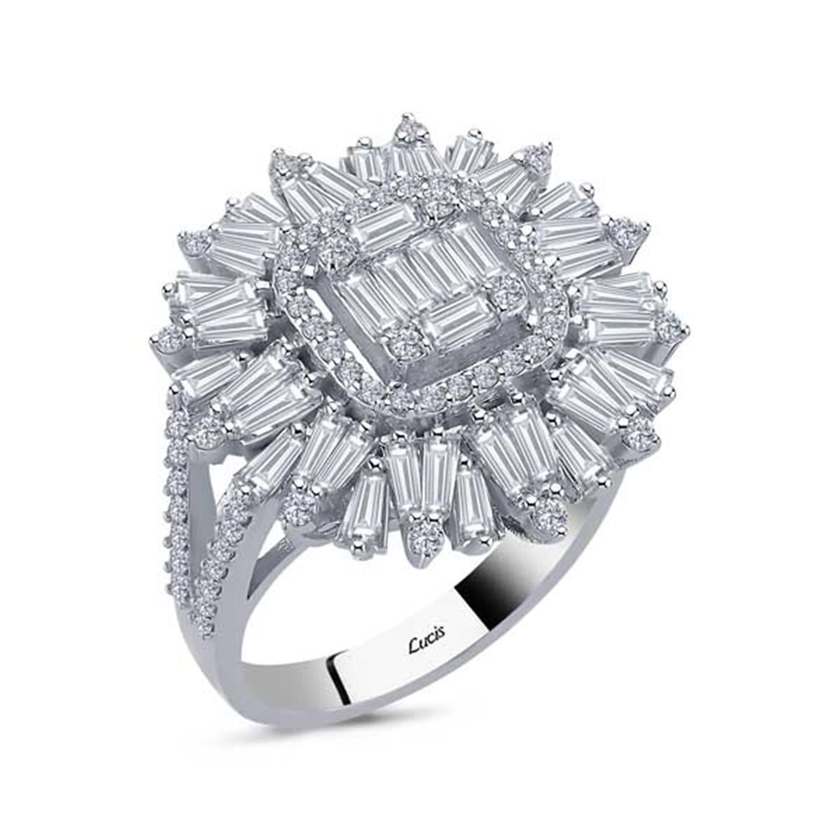 2.21 Karat Pırlanta Baget Yüzük L064154