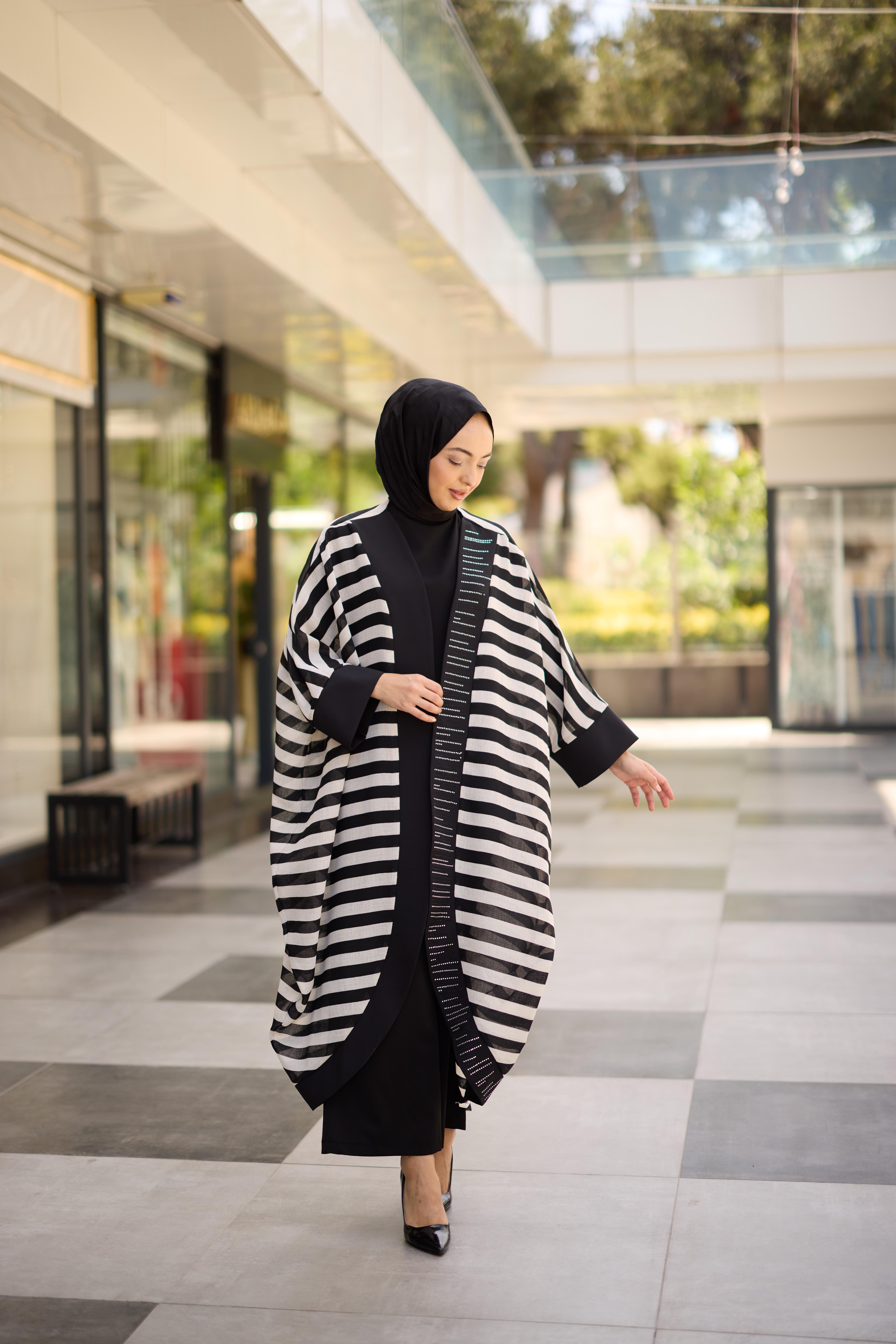 Anna Abaya Desenli