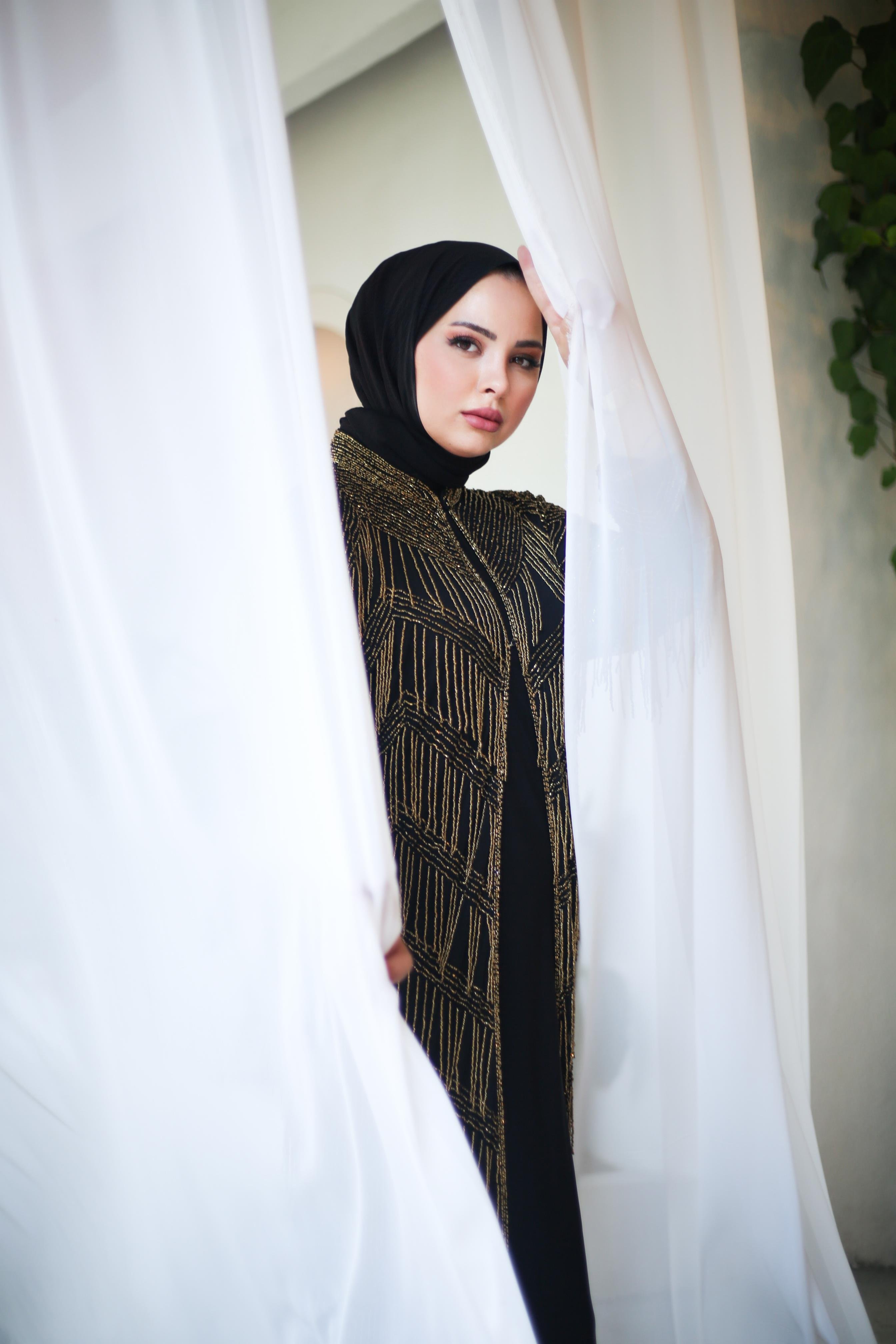 Işıltı Saçaklı İthal Abaya Gold