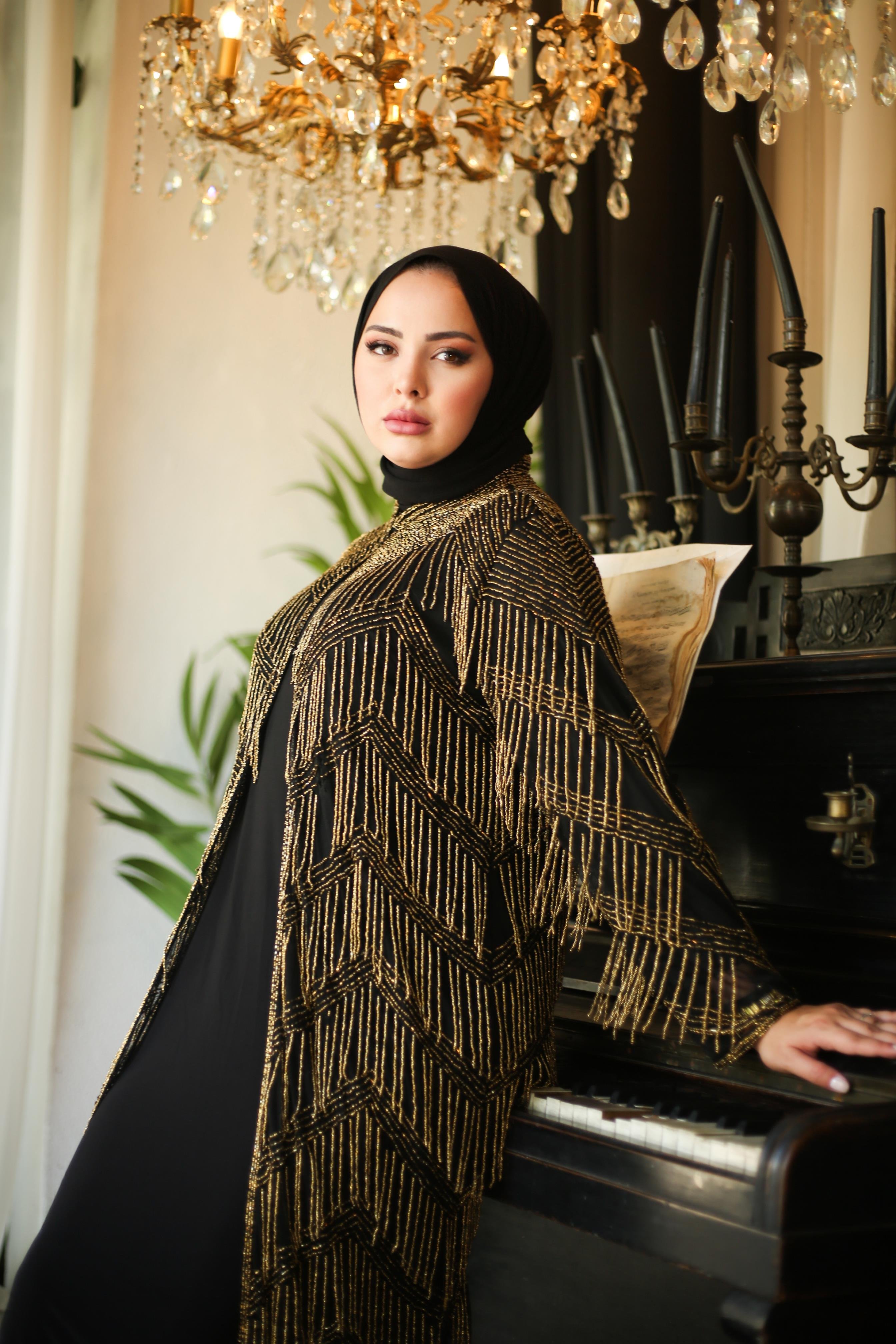 Işıltı Saçaklı İthal Abaya Gold