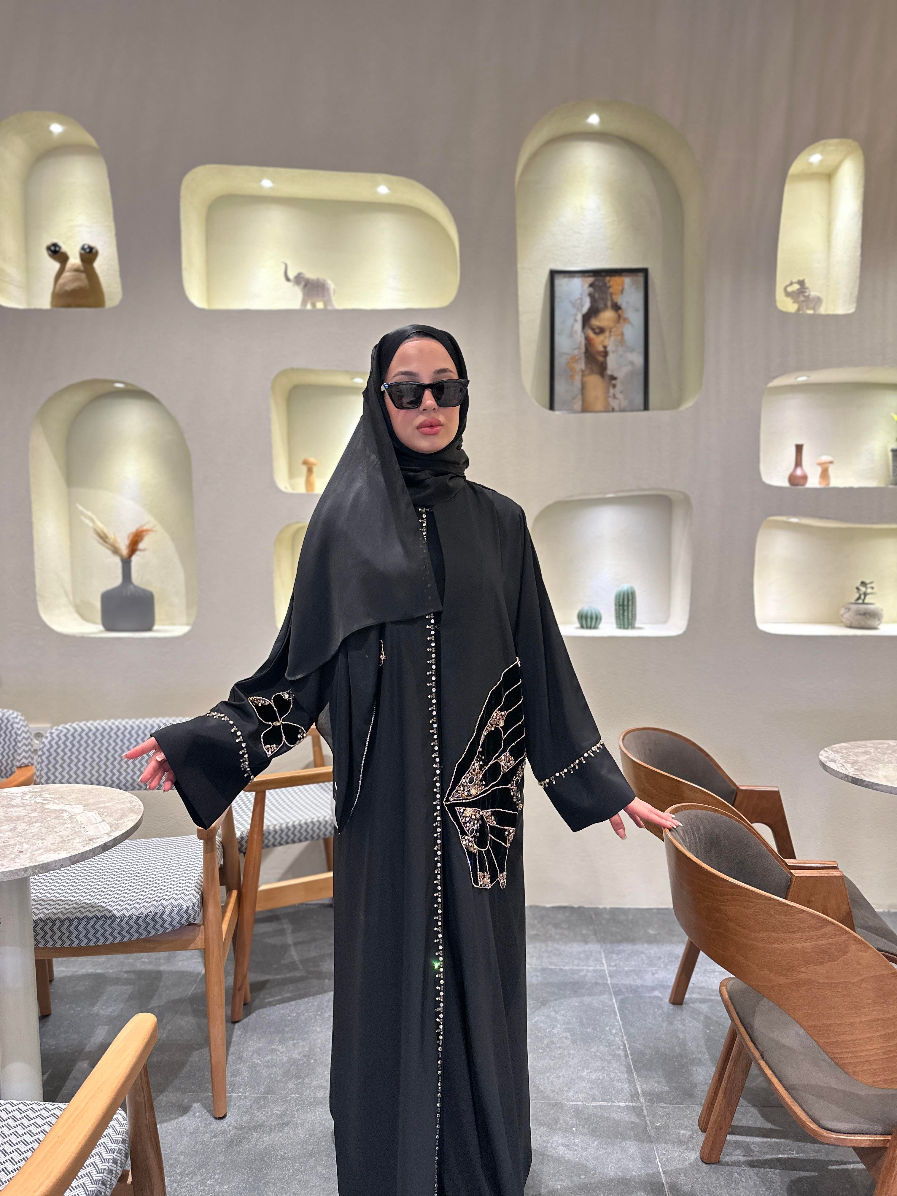 KELEBEK İŞLEMELİ İTHAL ABAYA