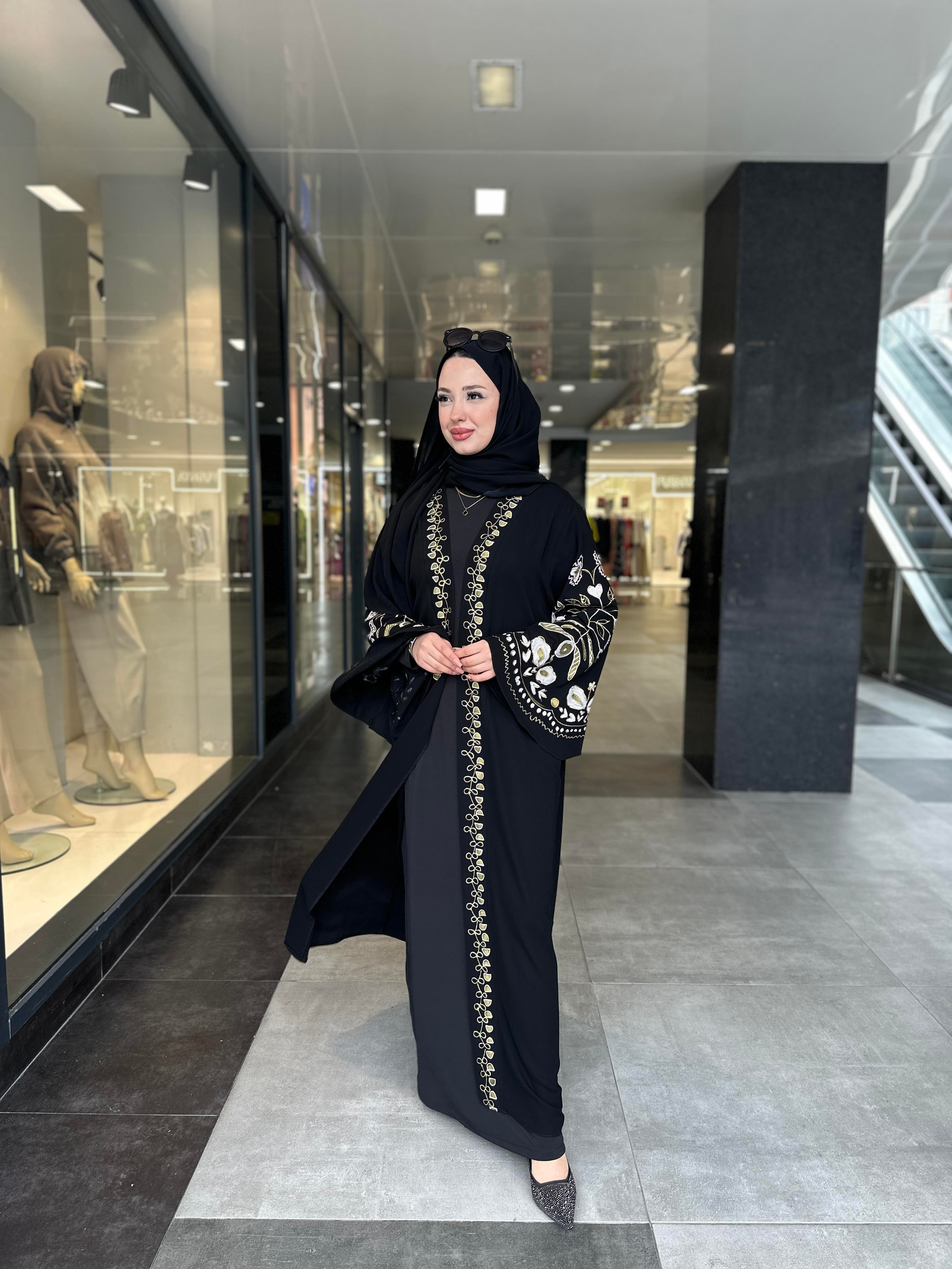 LARİSSA ABAYA
