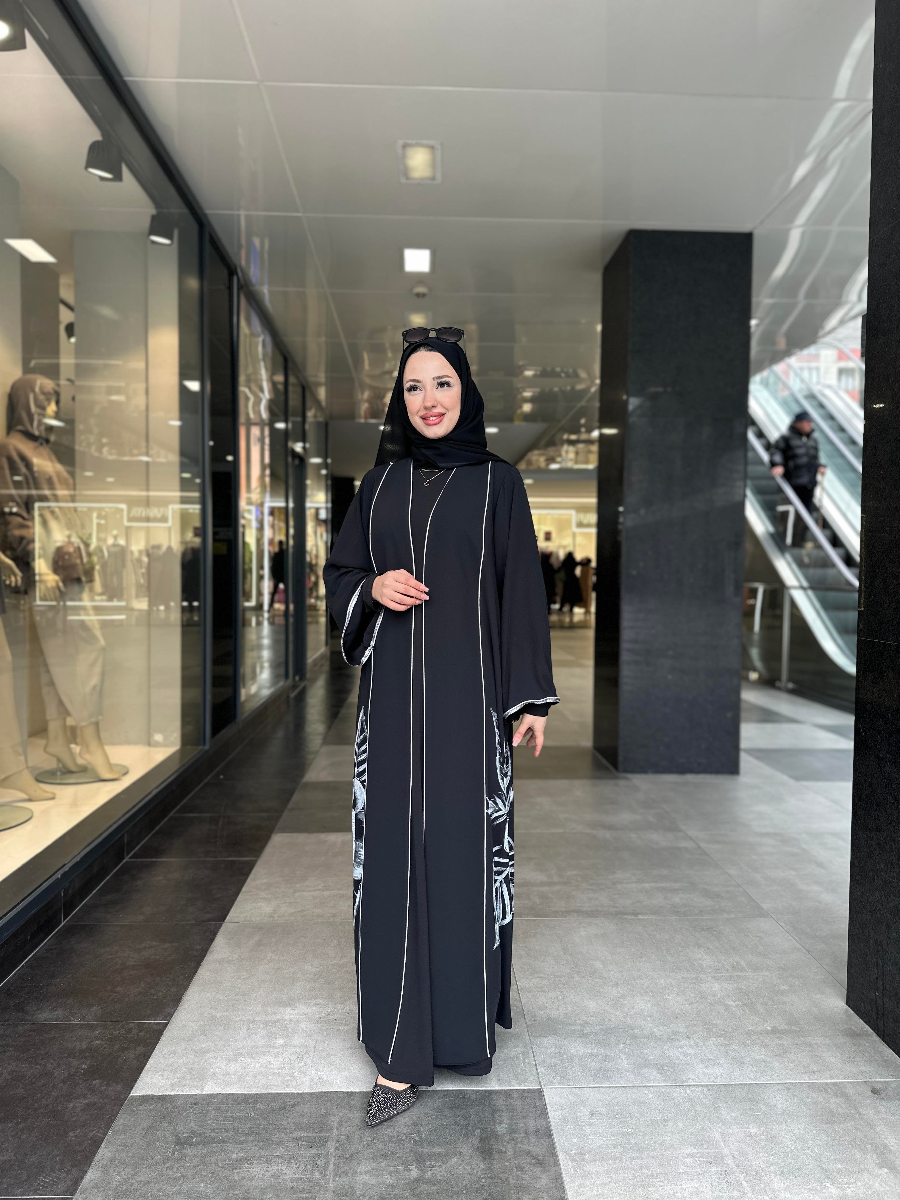LUCİA ABAYA
