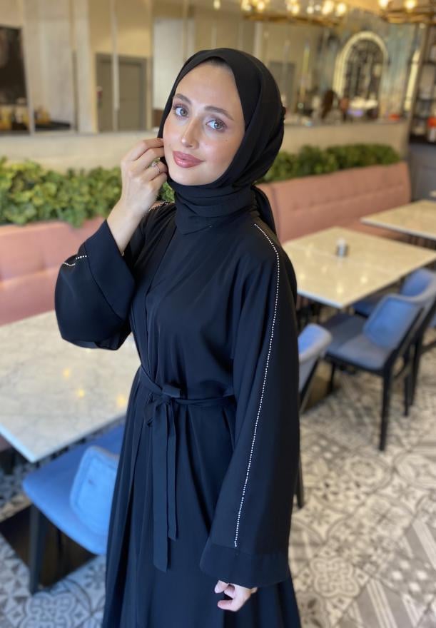 OMUZU TAŞLI  ABAYA