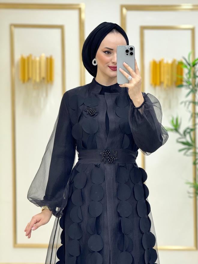 Sahira Lazer Broşlu Abaya Siyah