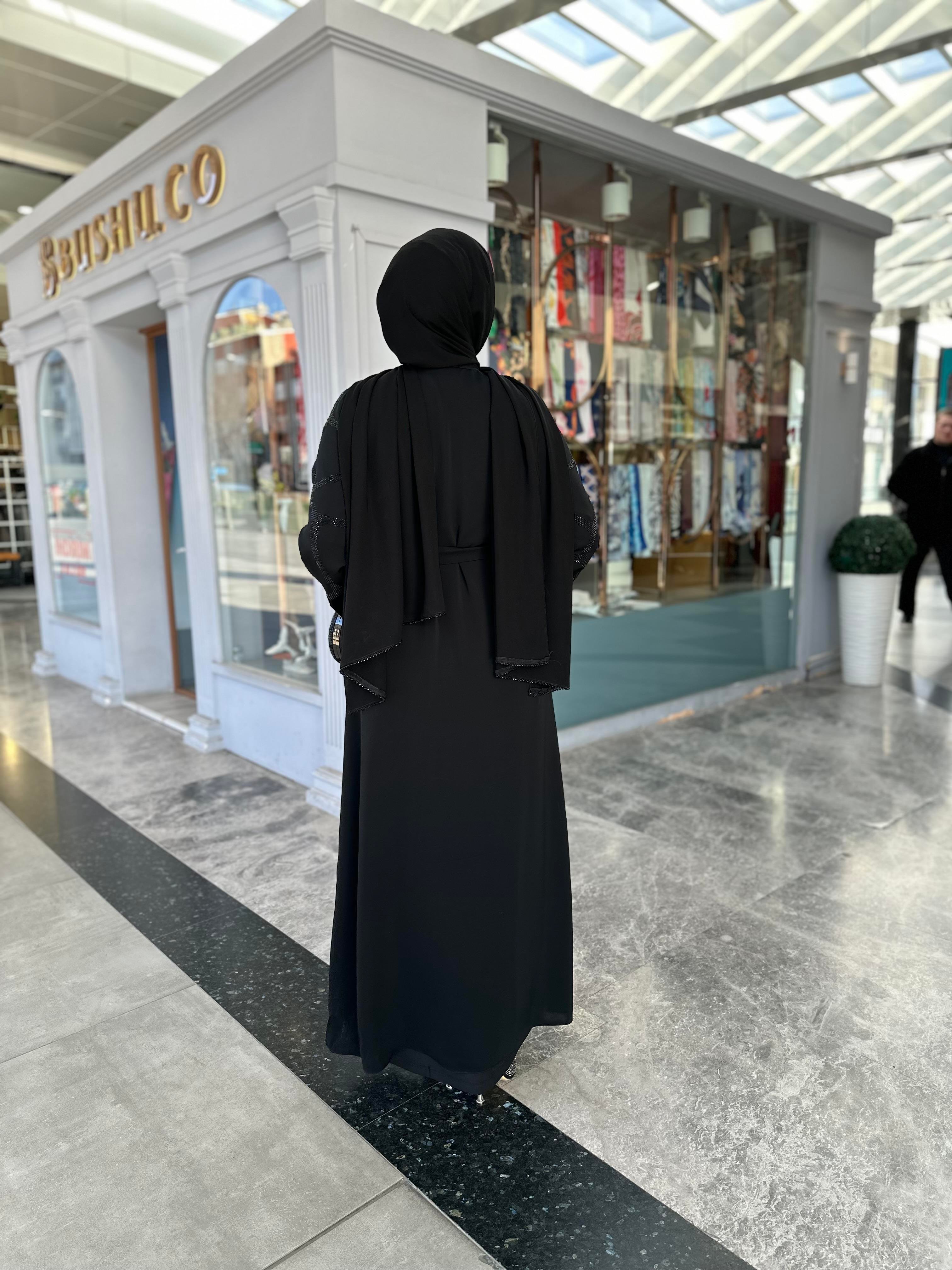 Siyah taş desenli abaya takım