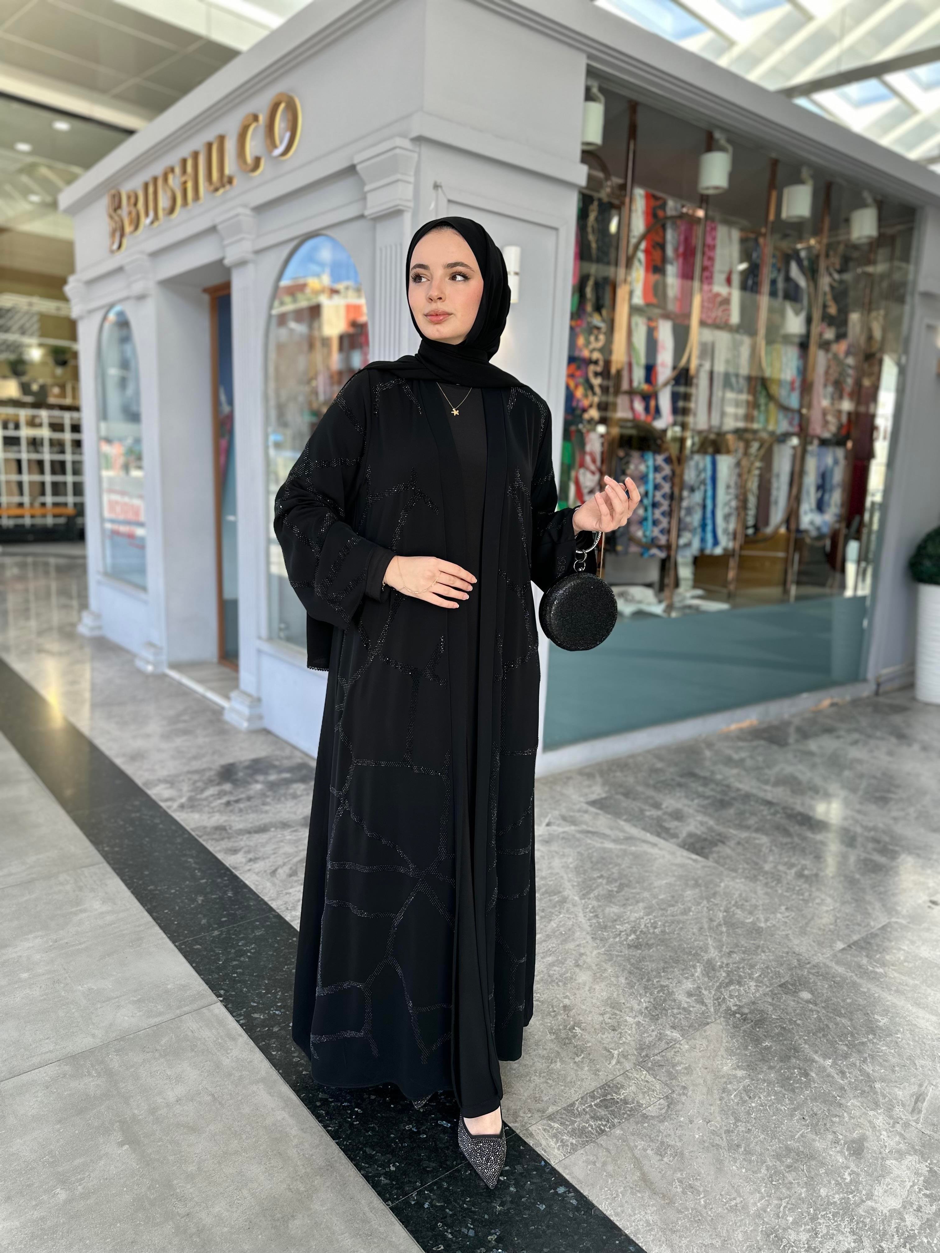 Siyah taş desenli abaya takım