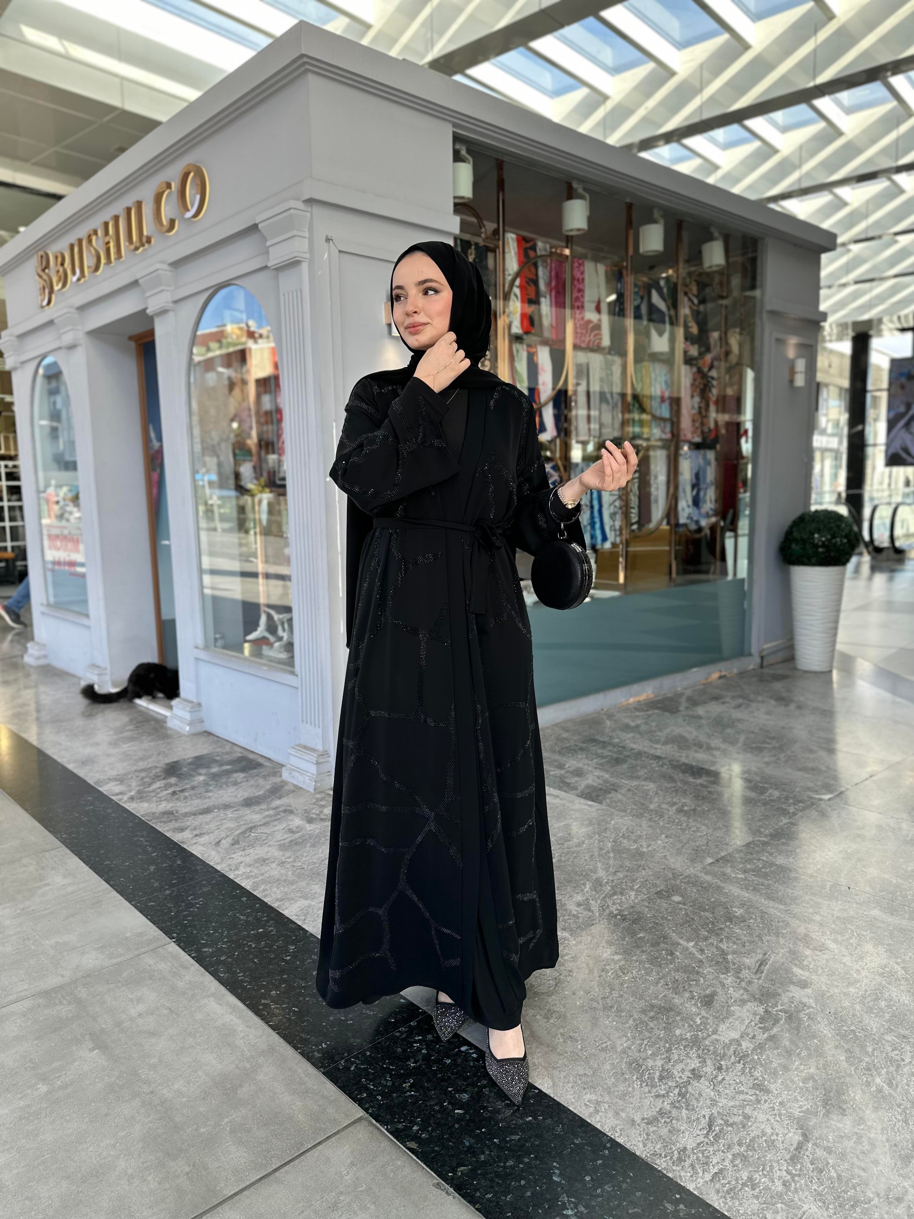 Siyah taş desenli abaya takım