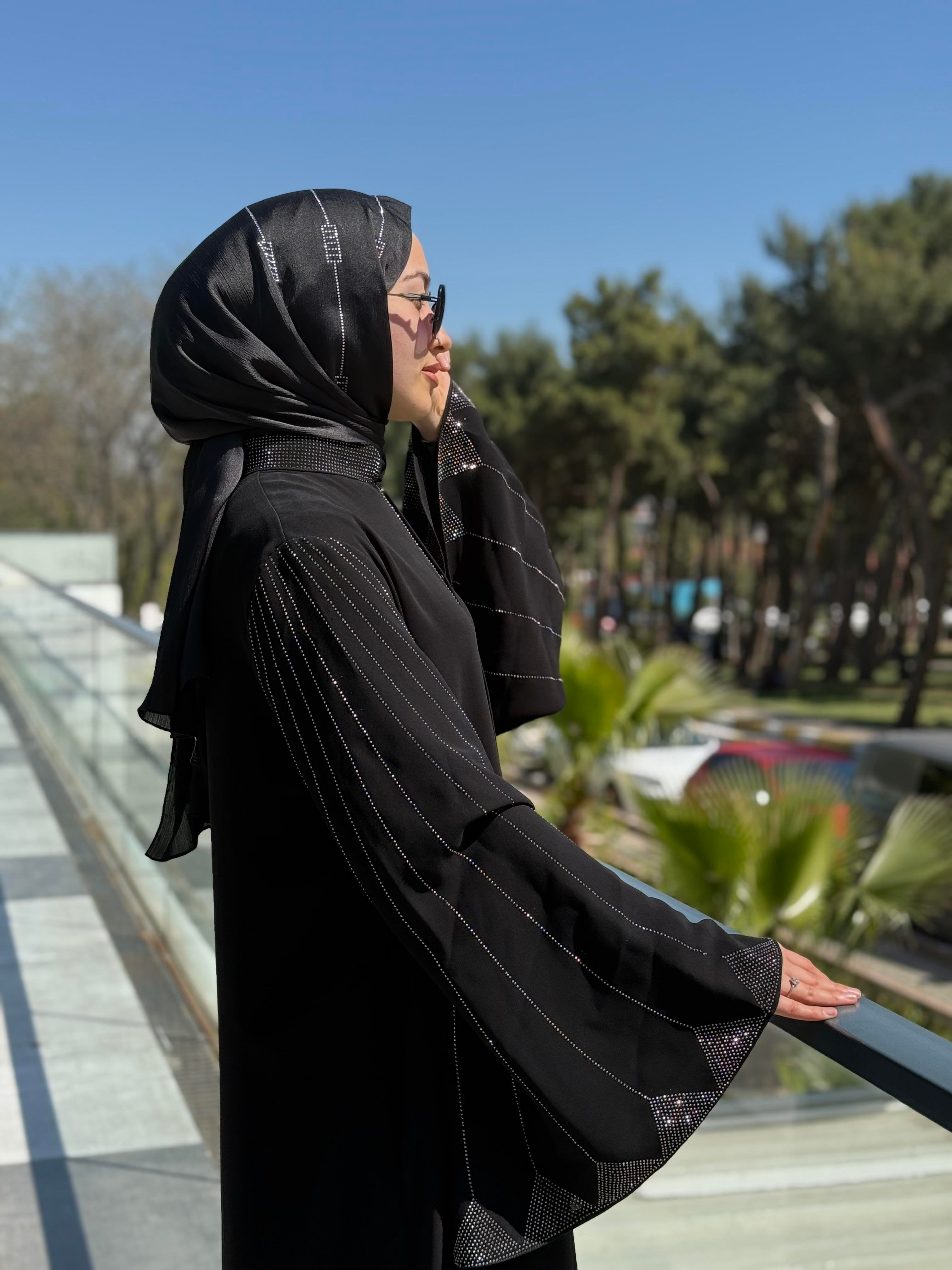 YARASA KOL TAŞLI ABAYA