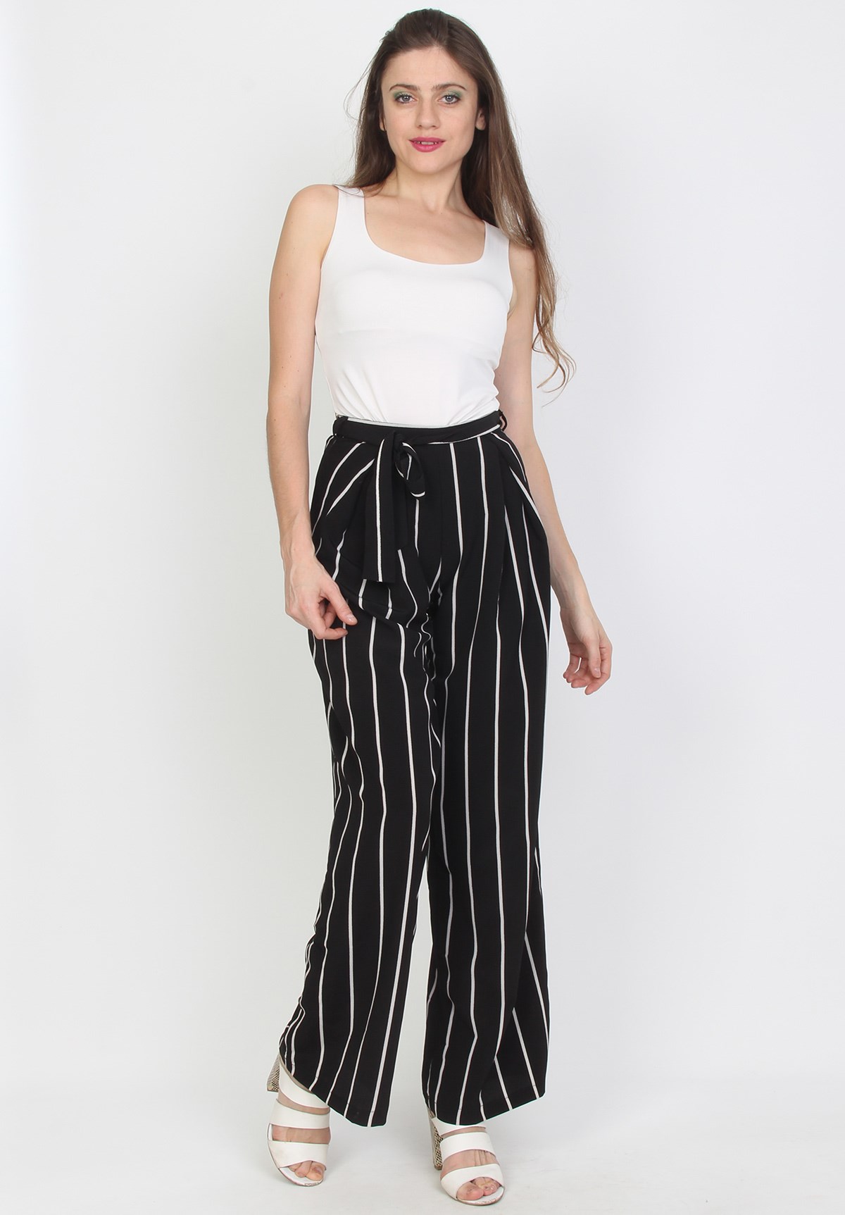 Bol Paça Siyah Beyaz Şeritli Viskon Pantolon 
