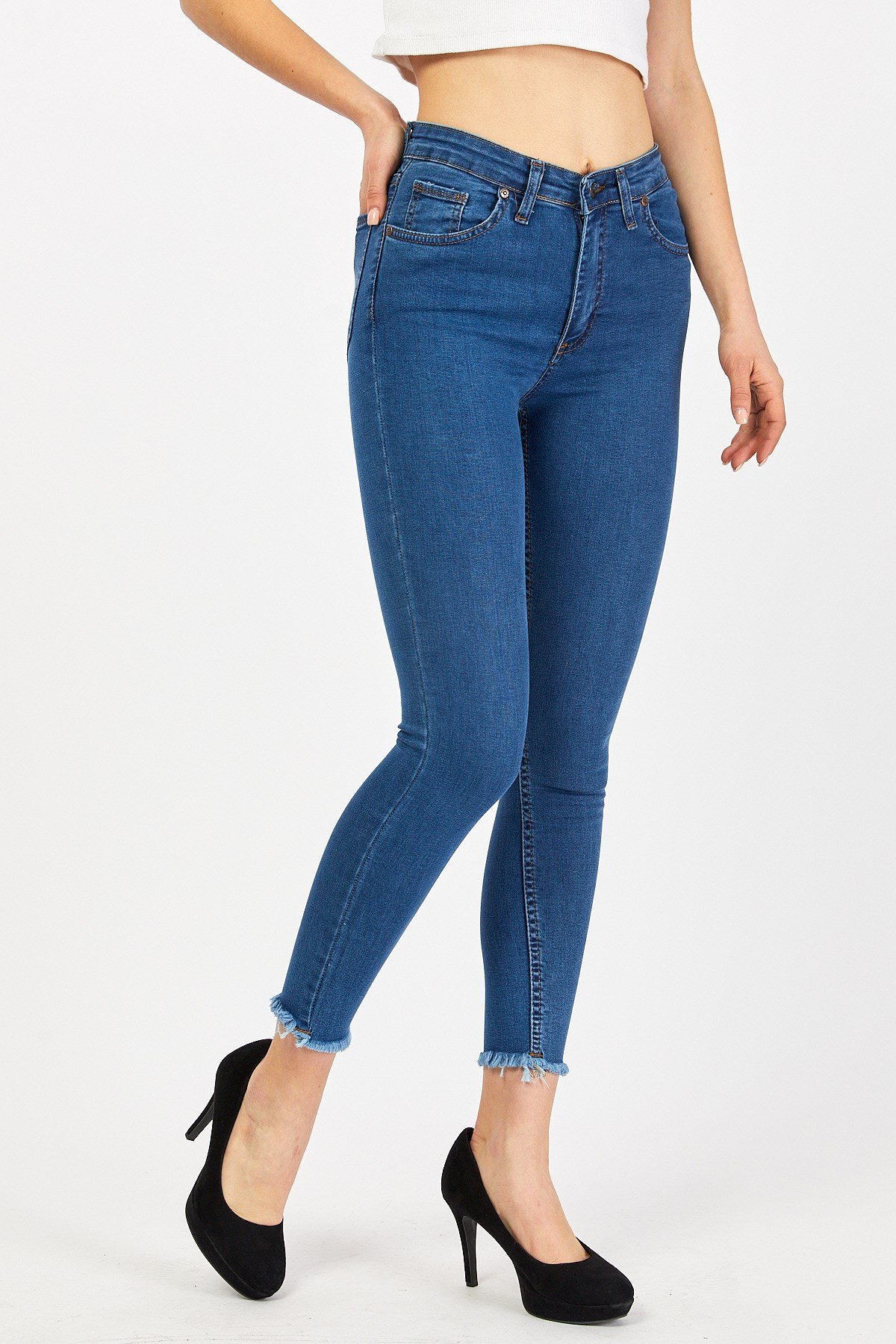 Paçası Püsküllü Bilek Boy Mavi Bayan Kot Pantolon