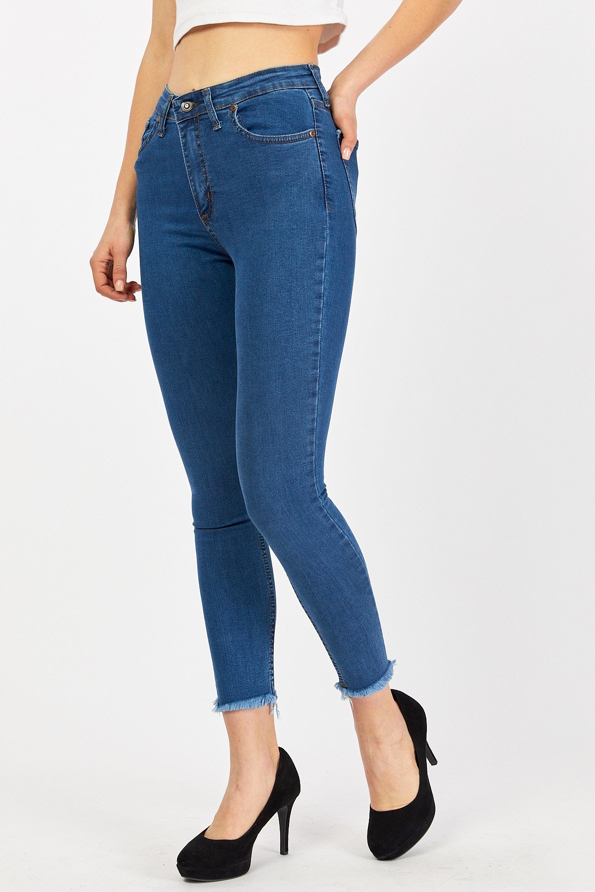 Paçası Püsküllü Bilek Boy Mavi Bayan Kot Pantolon