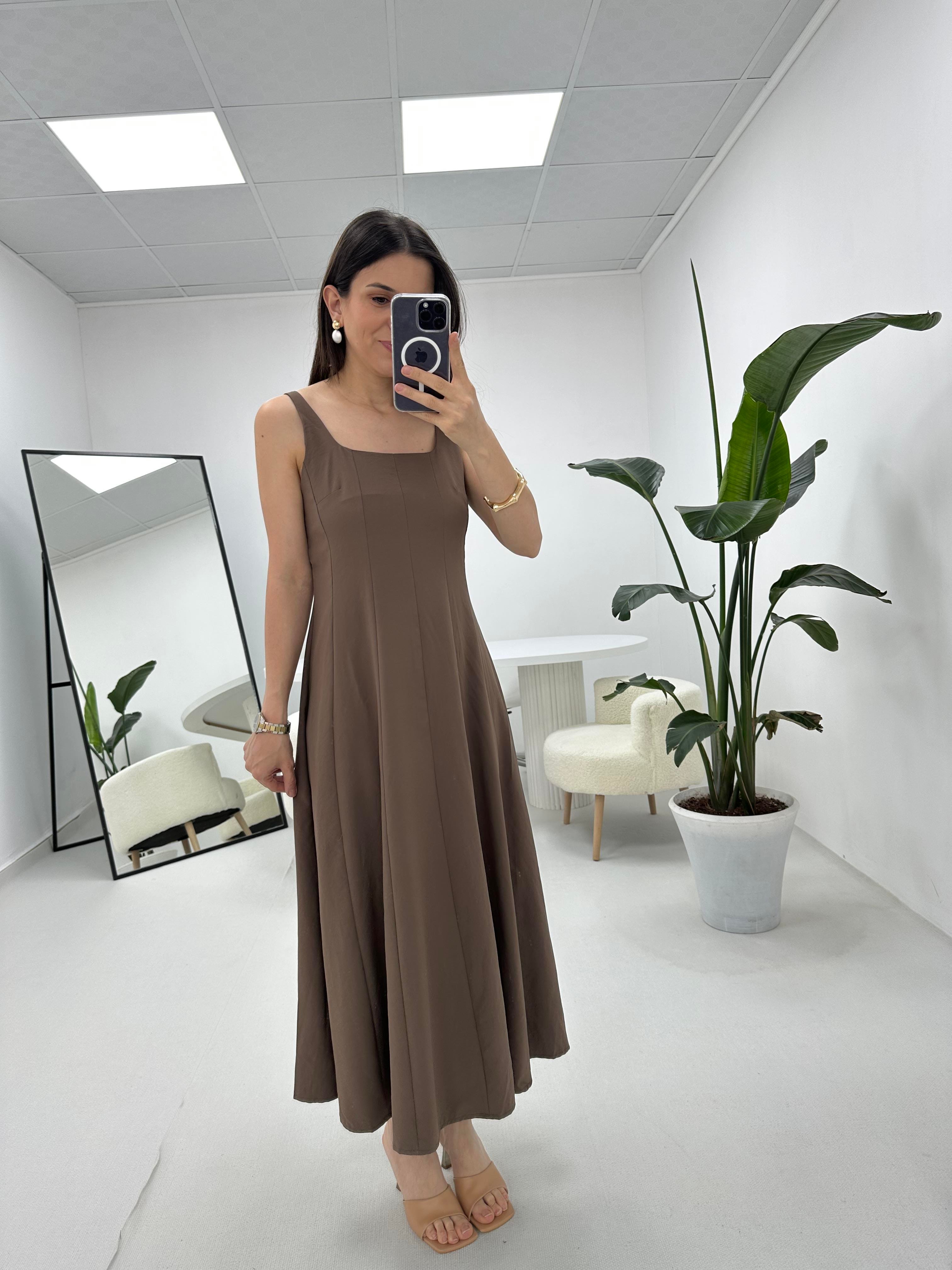 Beli Dikiş Detaylı Kahverengi Elbise