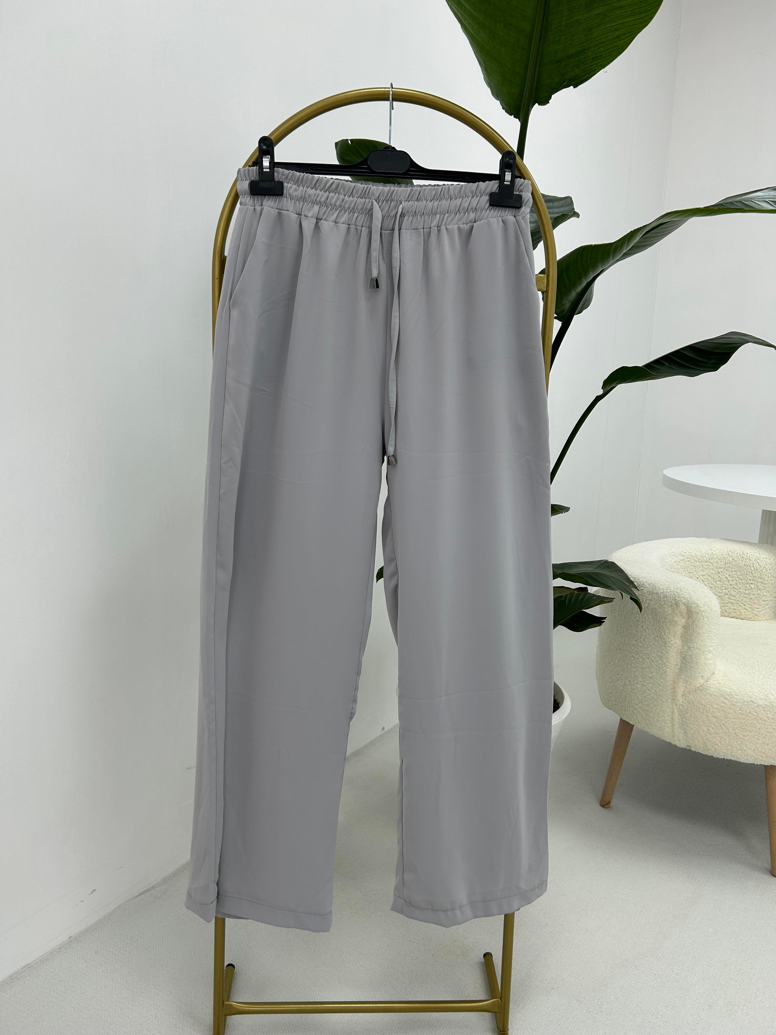 Beli Lastikli Gri Pantolon 
