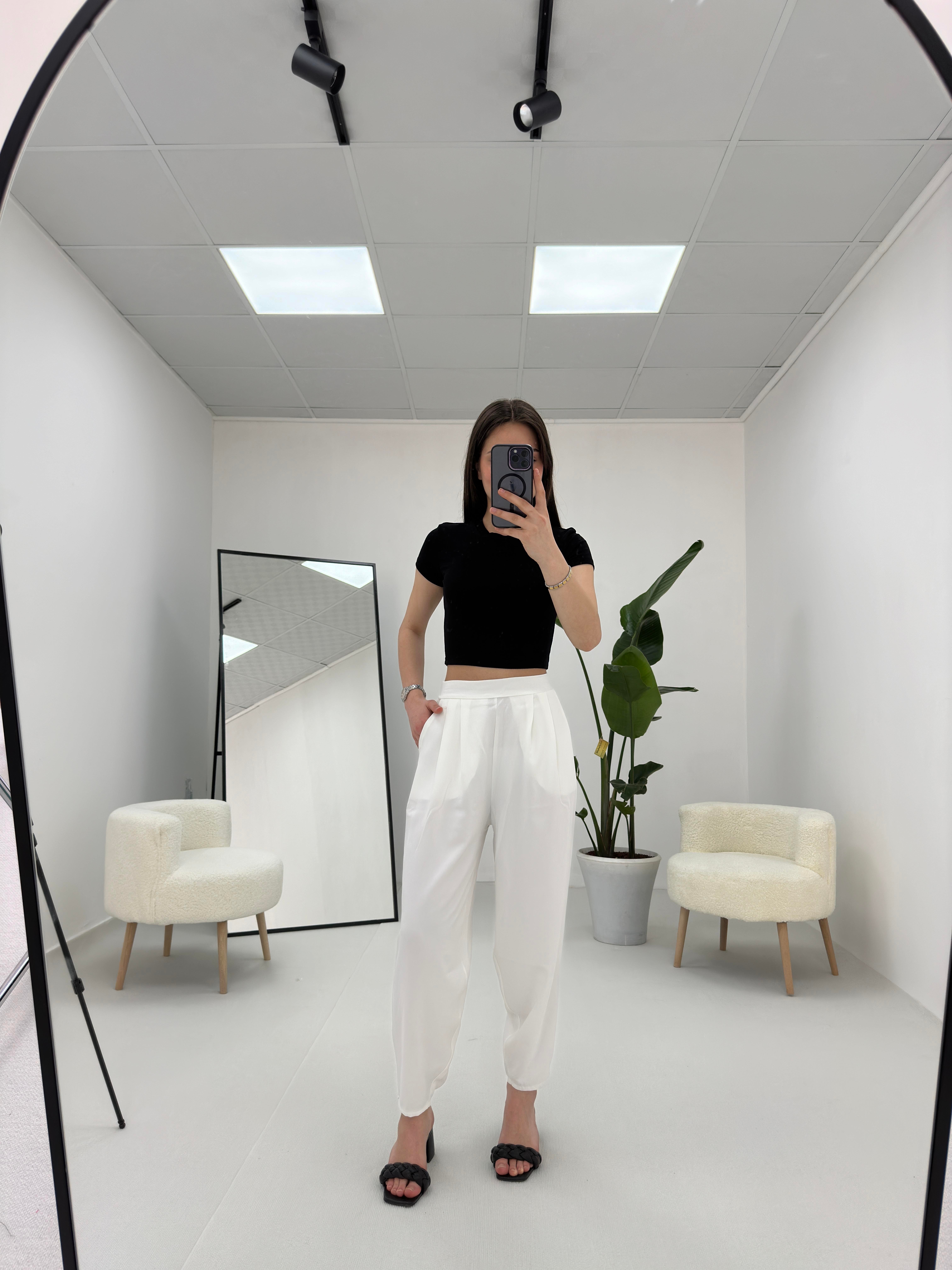 Beyaz Beli Lastikli Pilili Pantolon