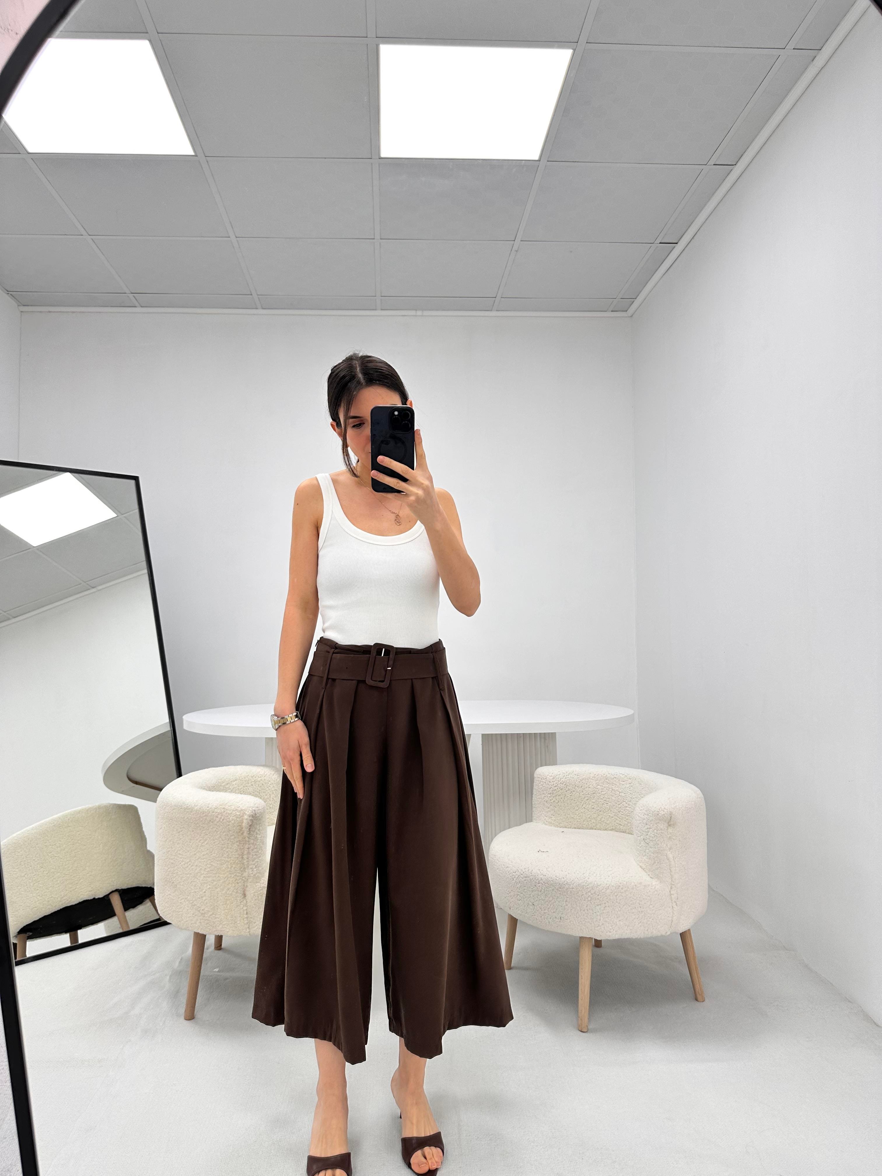 Beyaz bodysuit atlet 