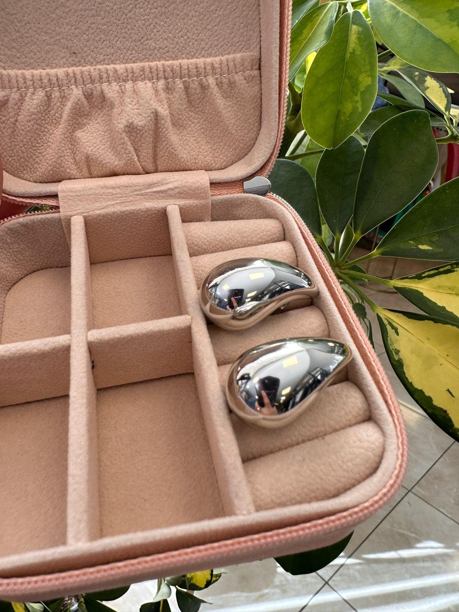 Bombeli Plaka Damla Model Küpe