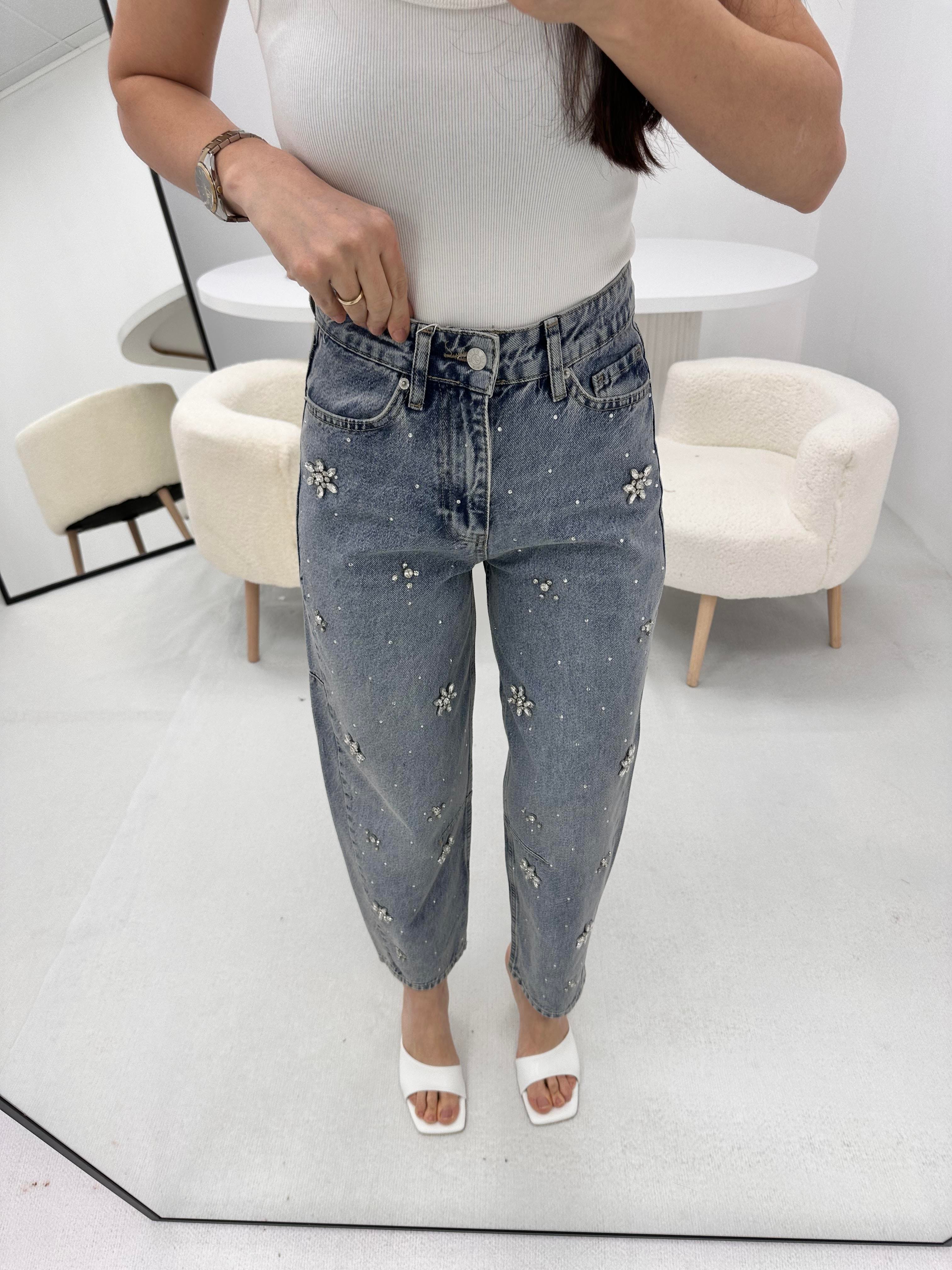 Çiçek Taş Detaylı Açık Mavi Jean Pantolon