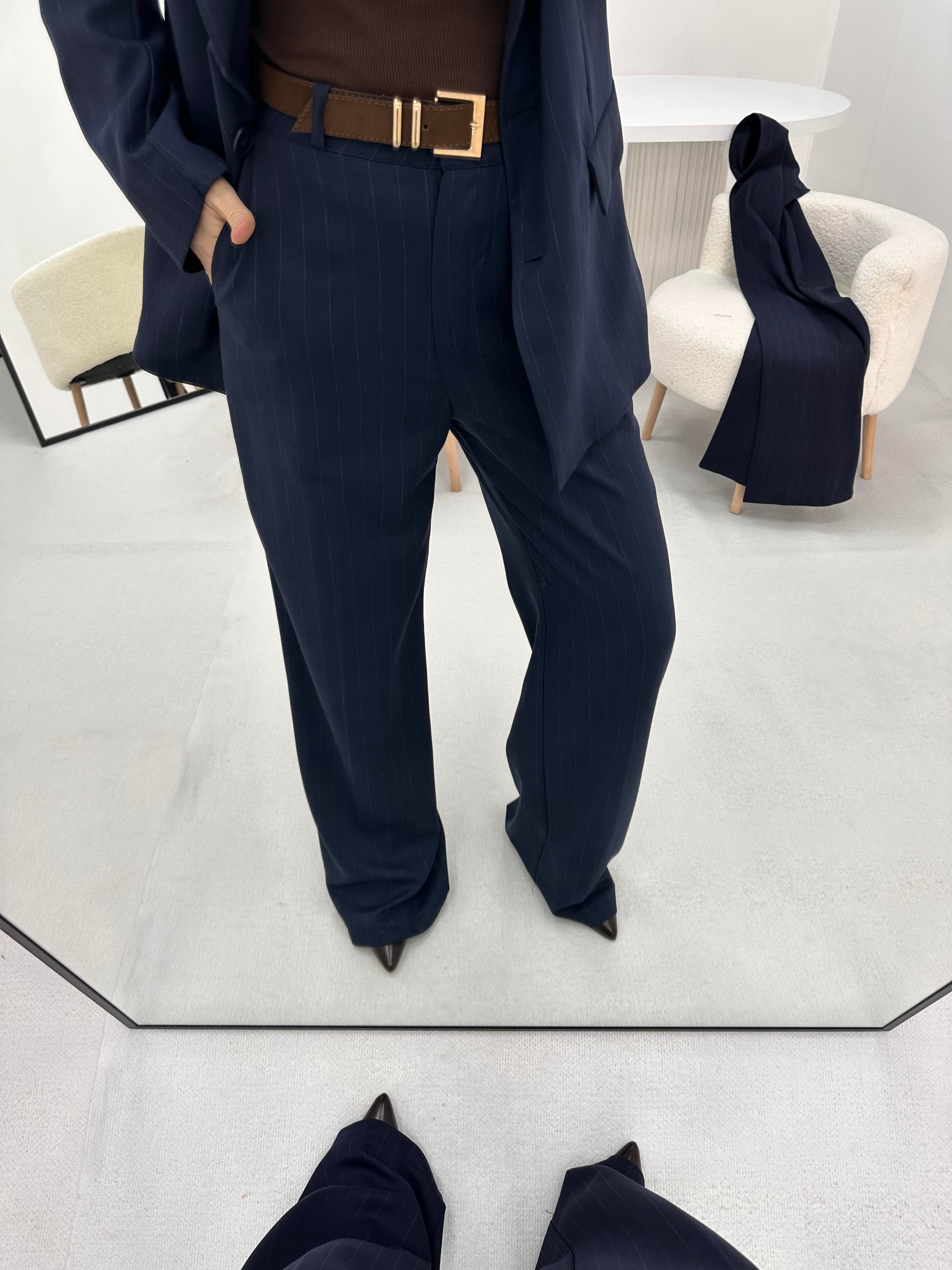 Çizgi Detaylı Lacivert  Kumaş Pantolon 