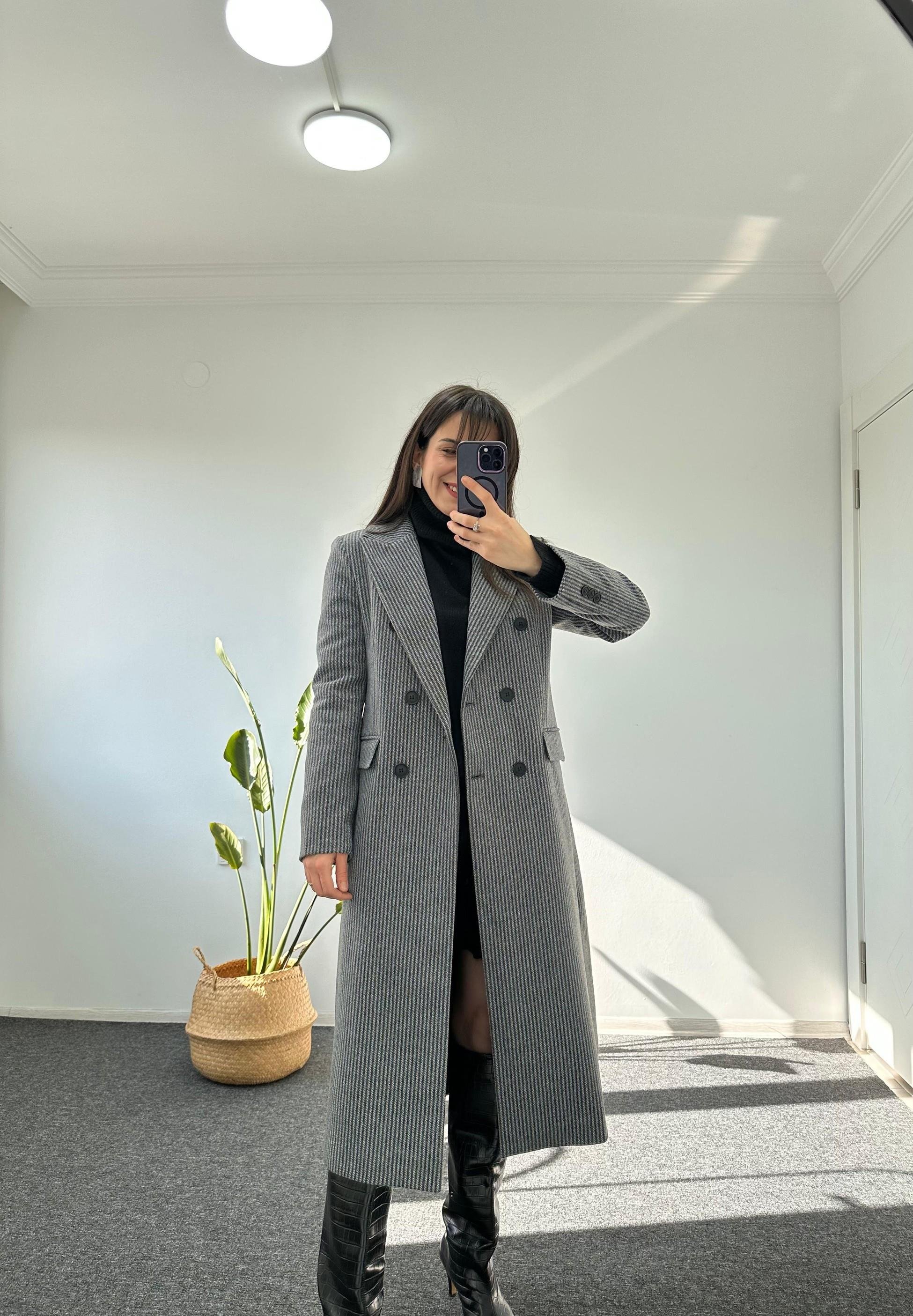ÇİZGİLİ CEP DETAYLI UZUN KABAN ANTRASİT