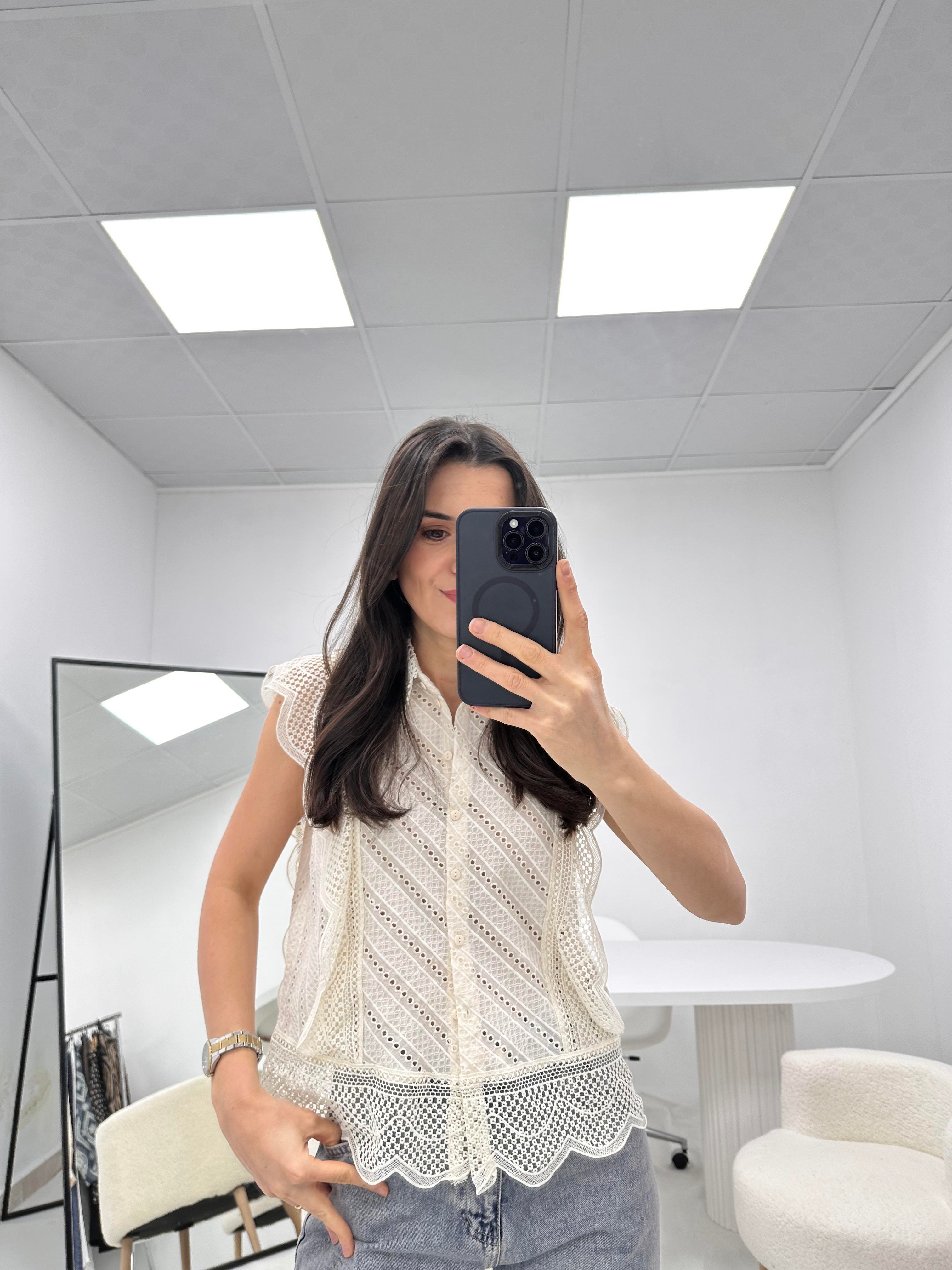 Dantel Detaylı Ekru bluz 