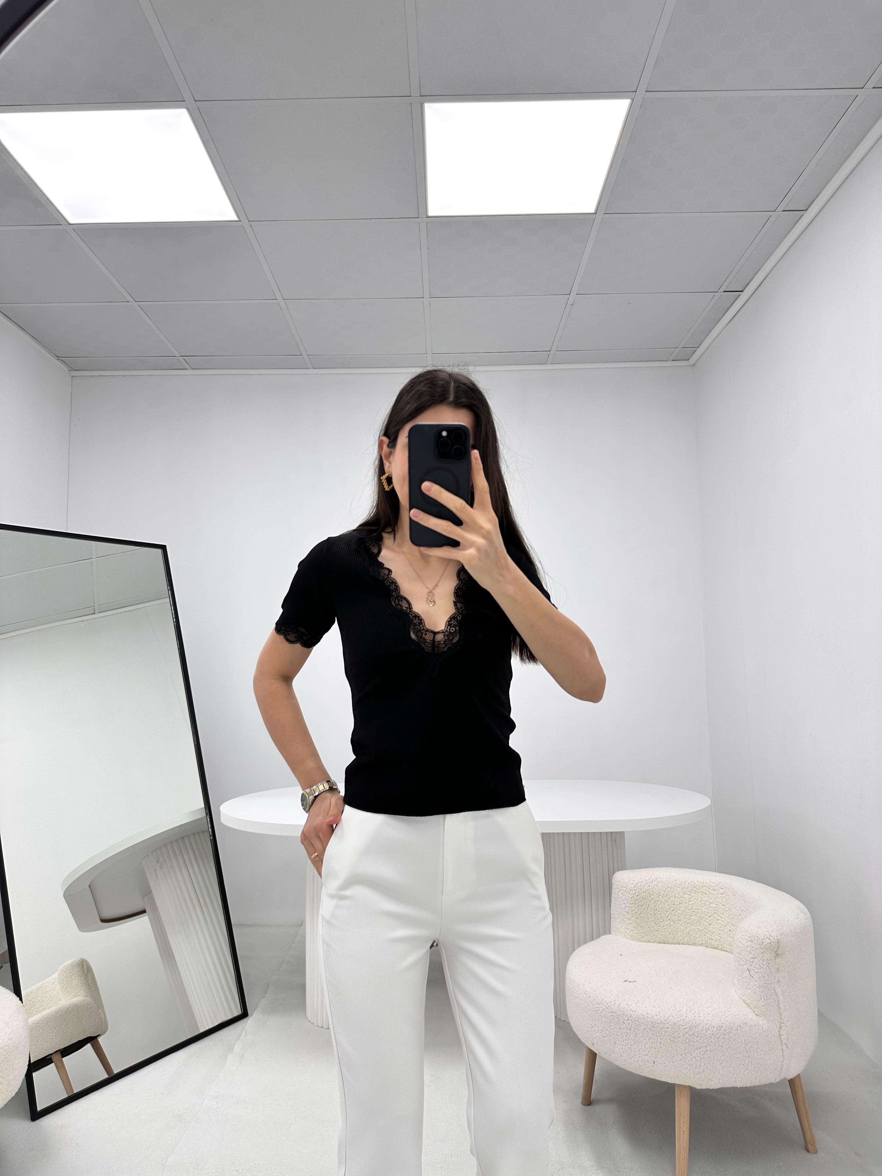 Dantelli Kaşkorse Siyah T-shirt