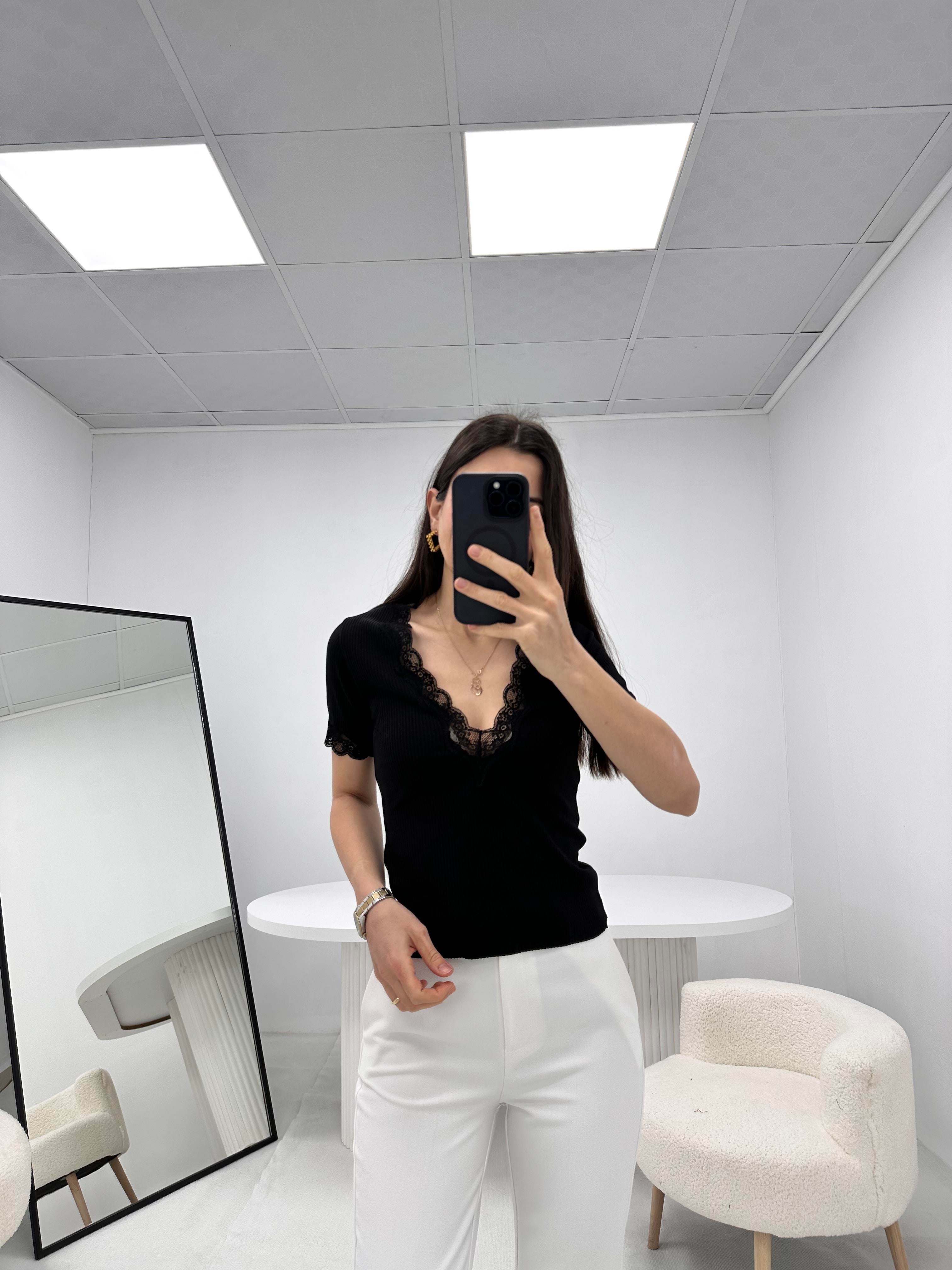 Dantelli Kaşkorse Siyah T-shirt
