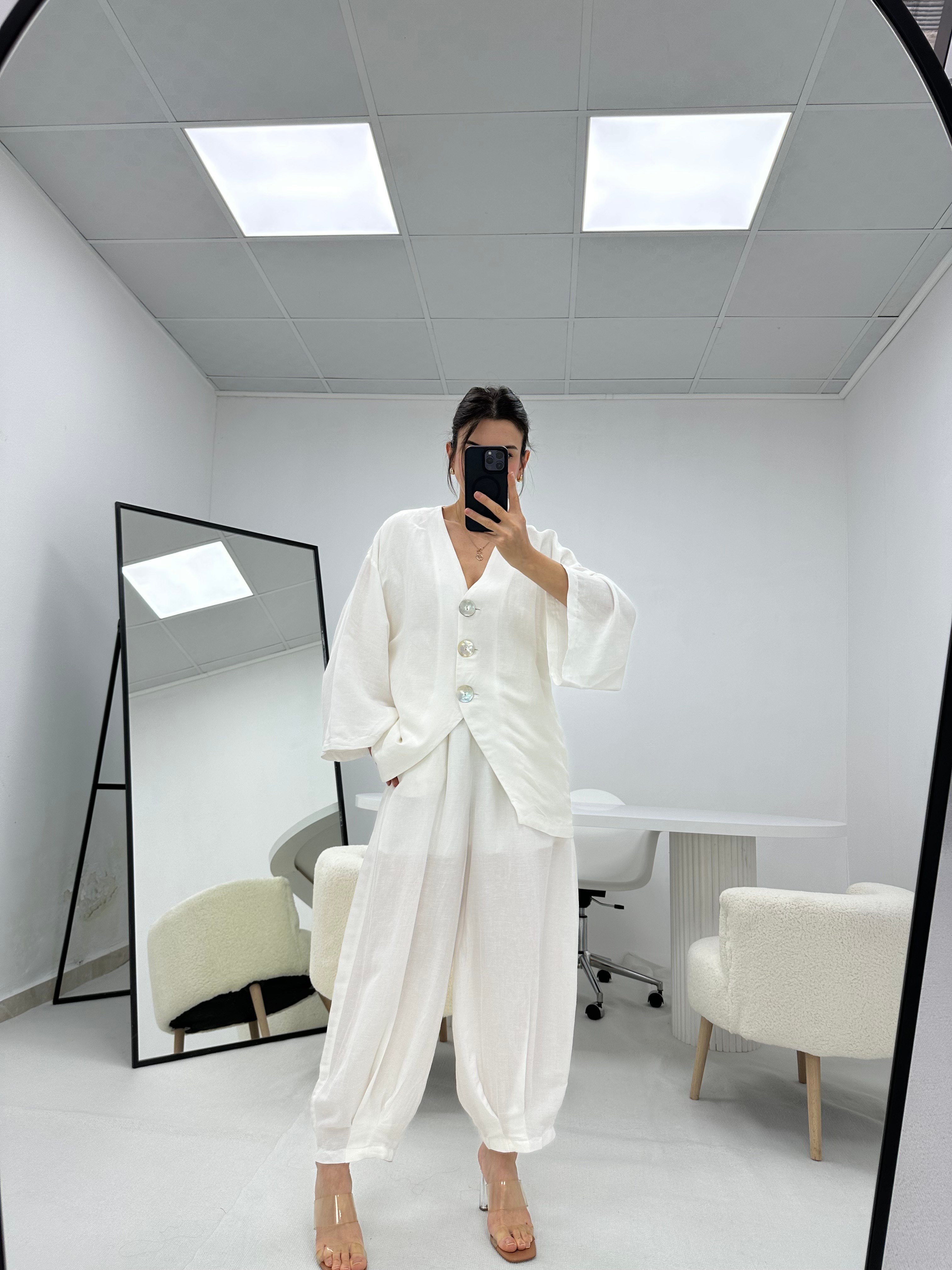 Düğme Detaylı Beyaz Keten Şalvar Model Takım 