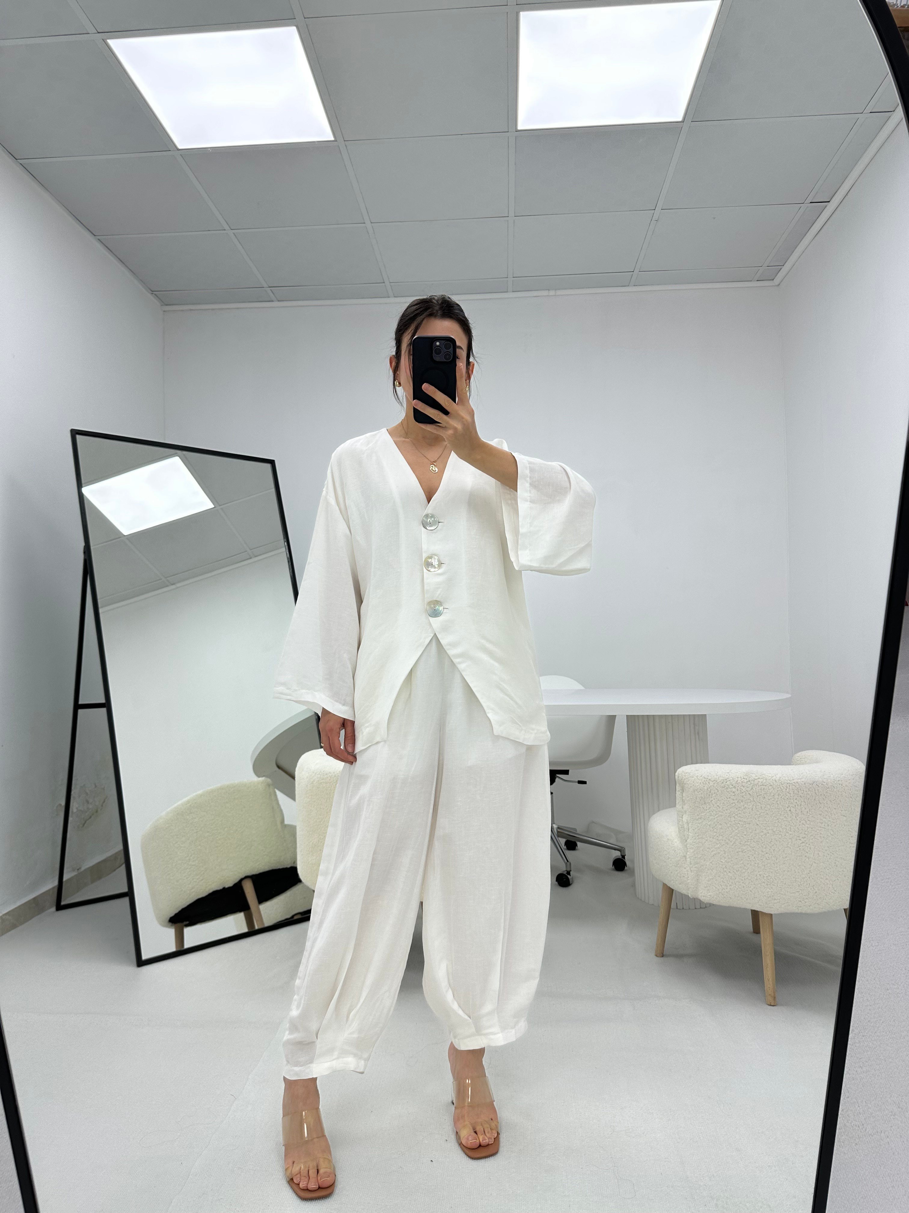 Düğme Detaylı Beyaz Keten Şalvar Model Takım 