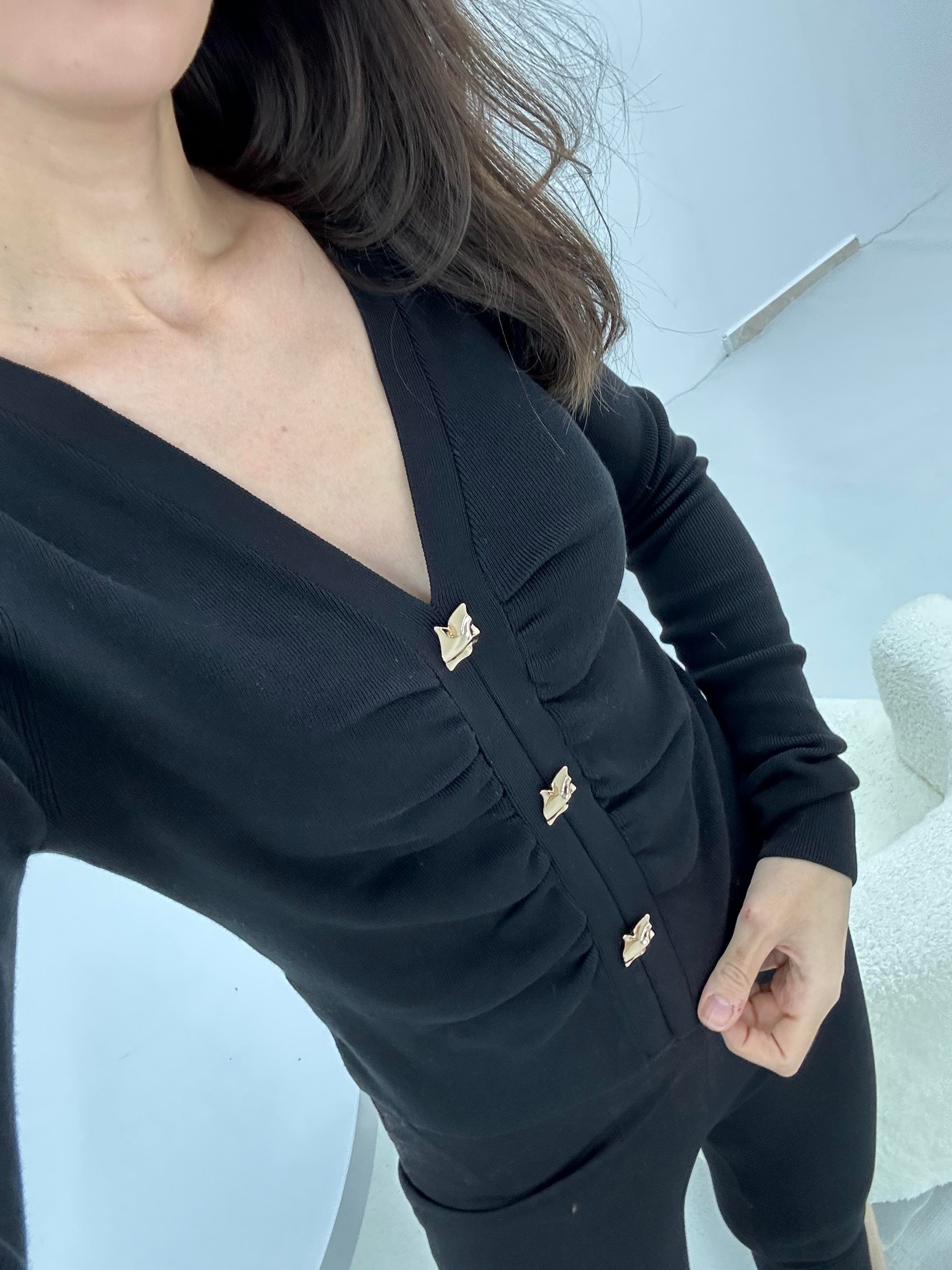 Düğme Detaylı Bluz