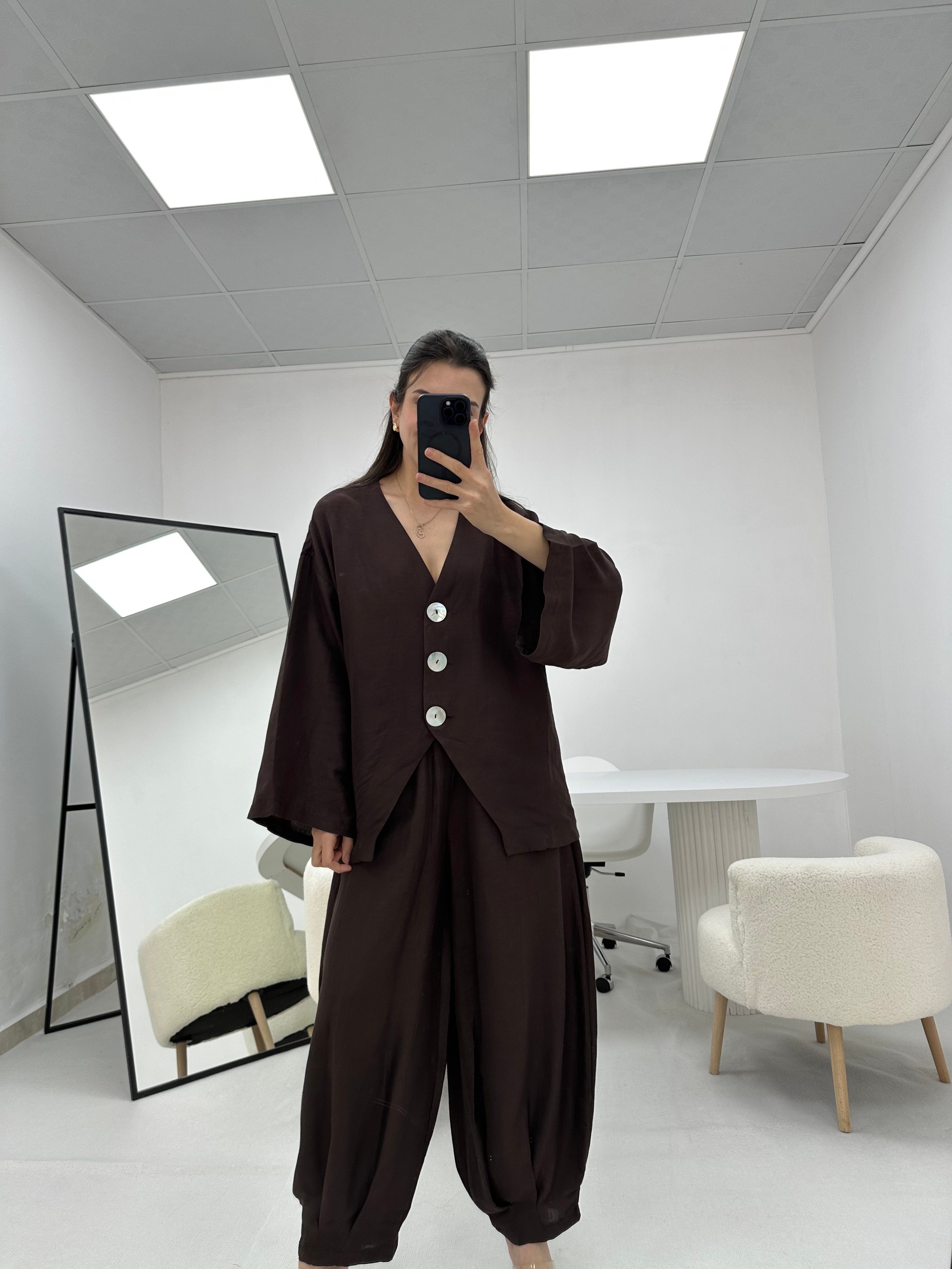 Düğme Detaylı Kahverengi Keten Şalvar Model Takım 