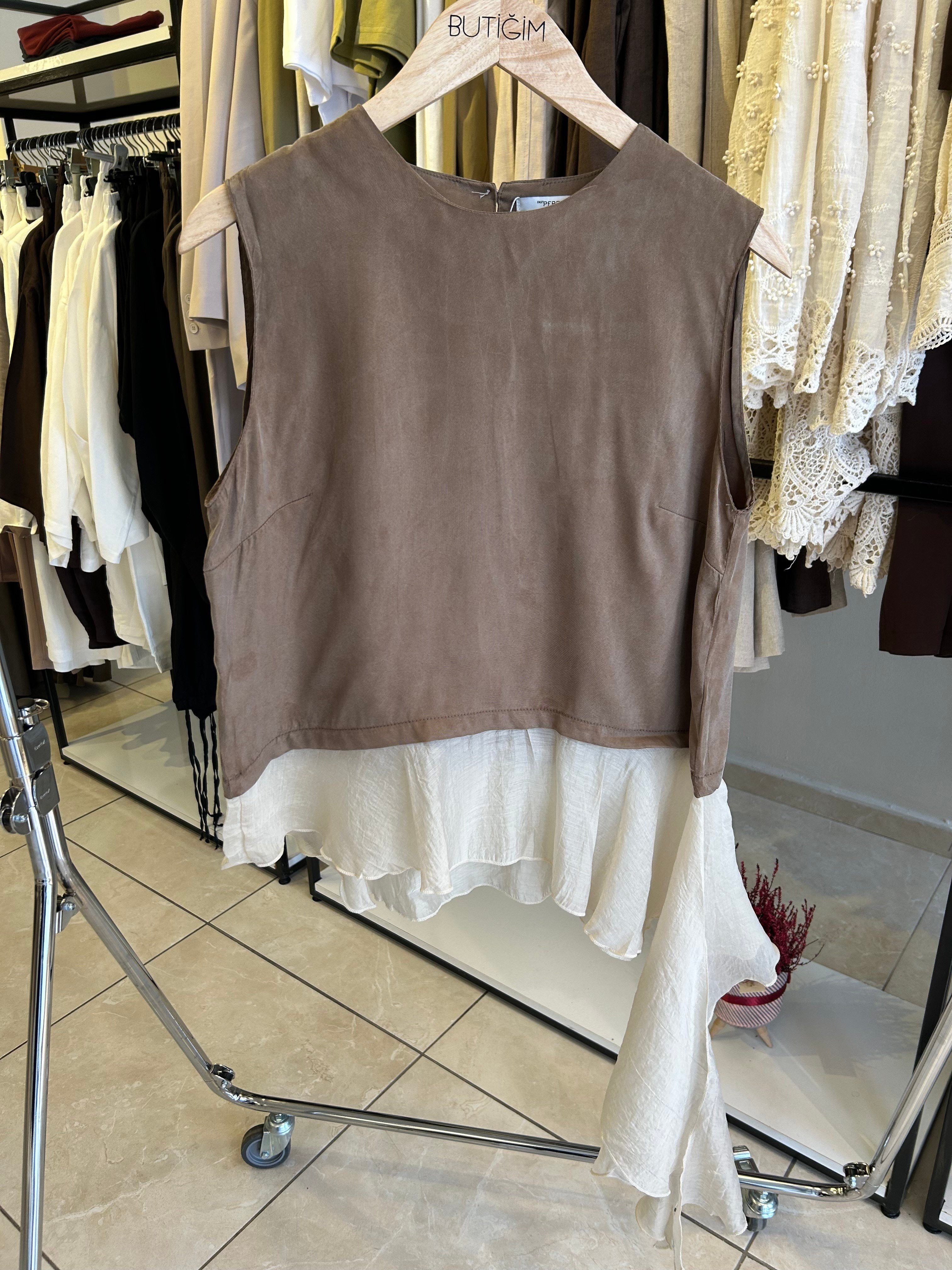 Fırfır Detaylı Bronz Bluz Pantolon Takım 