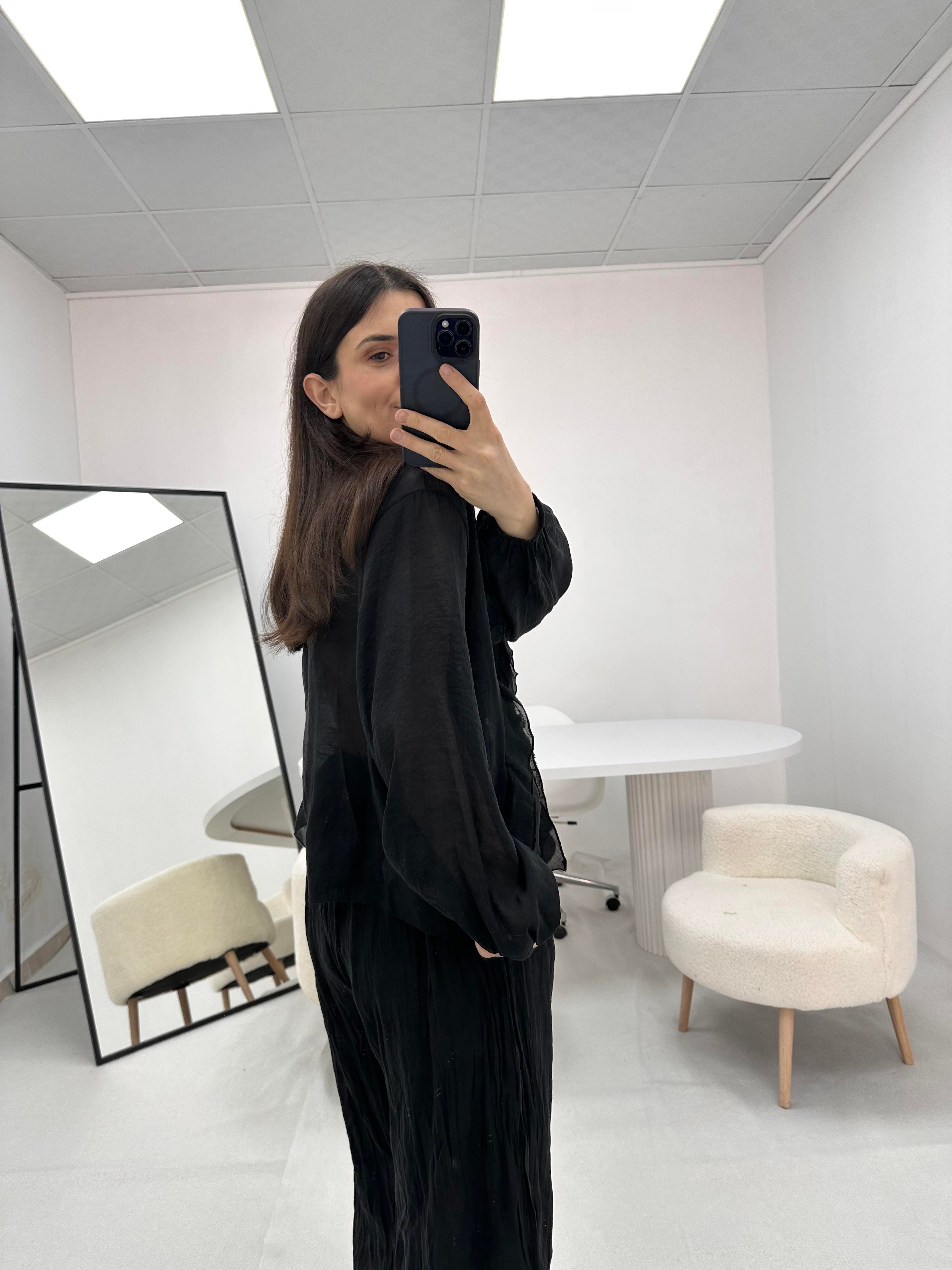 Fırfır Detaylı Siyah  Bluz 
