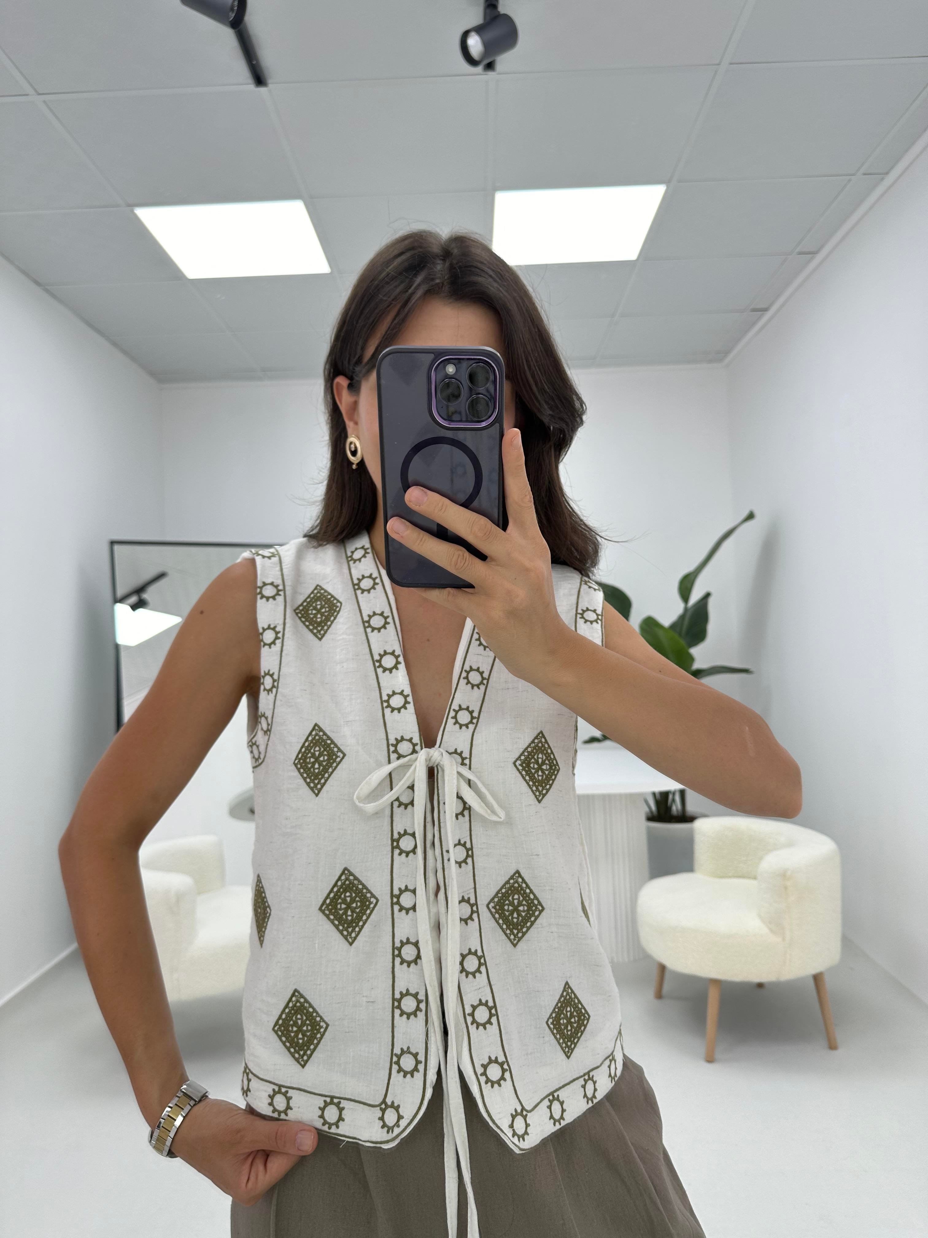 Geometrik Nakış Detaylı Yelek 
