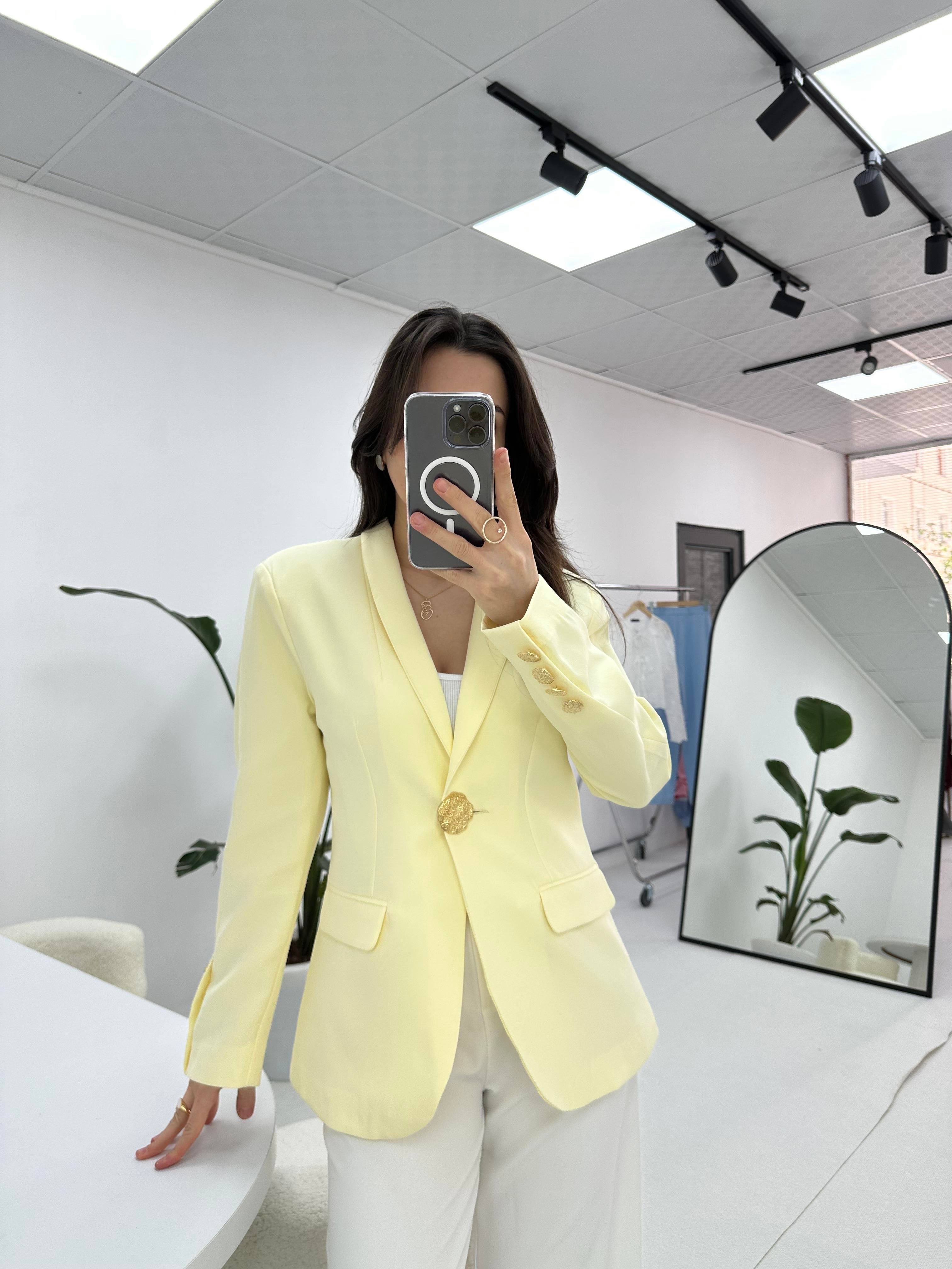 Gold Düğme Detaylı Limon Sarısı Blazer Ceket 