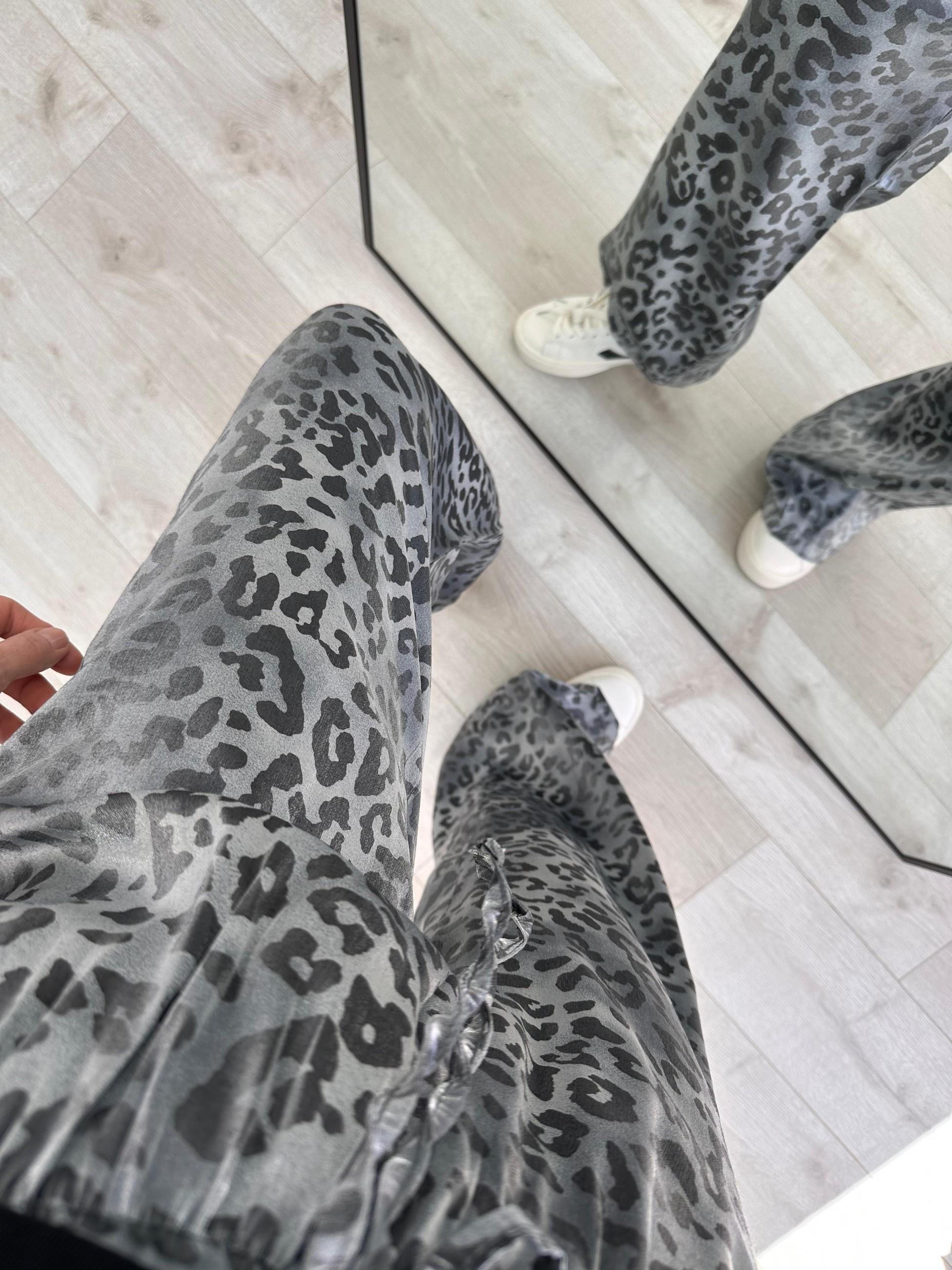 GRİ LEOPAR DESENLİ BELİ LASTİKLİ PANTOLON