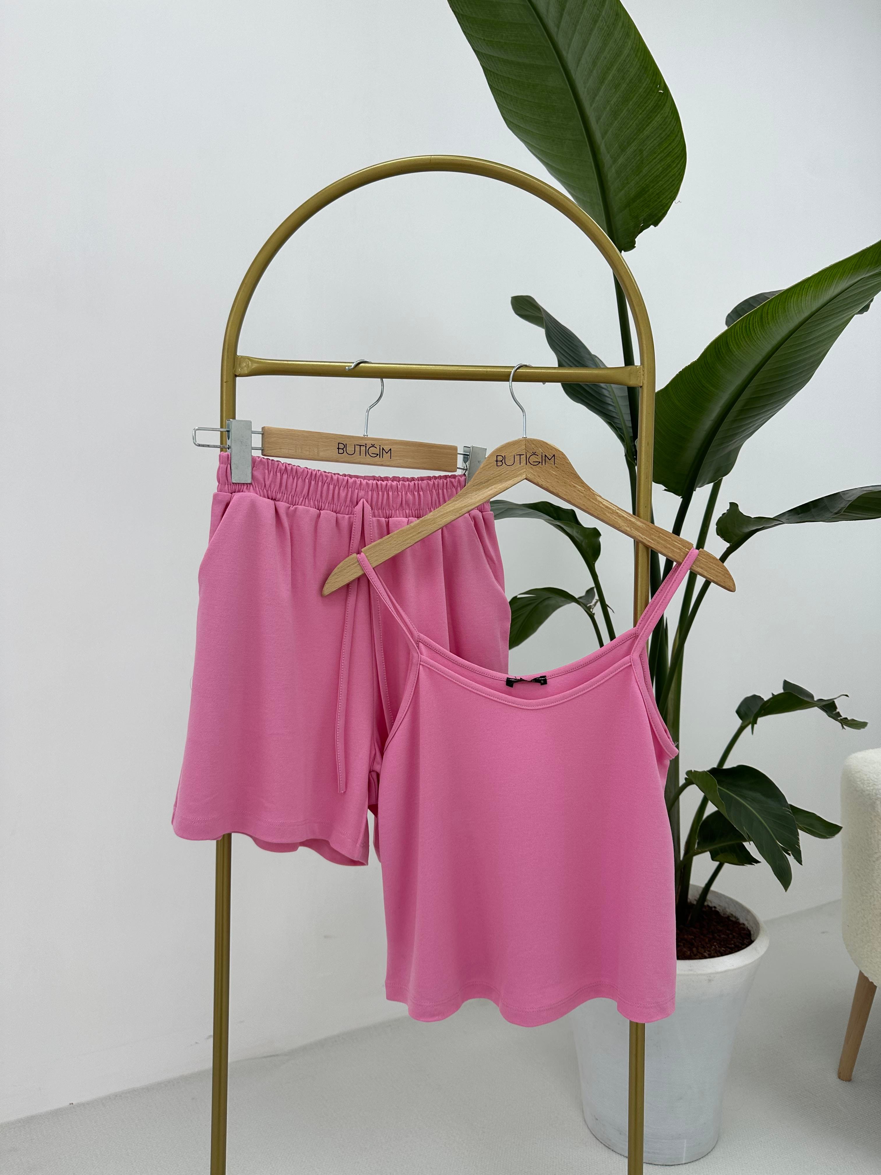 İnce Askılı Bluz Şortlu Pembe Takım