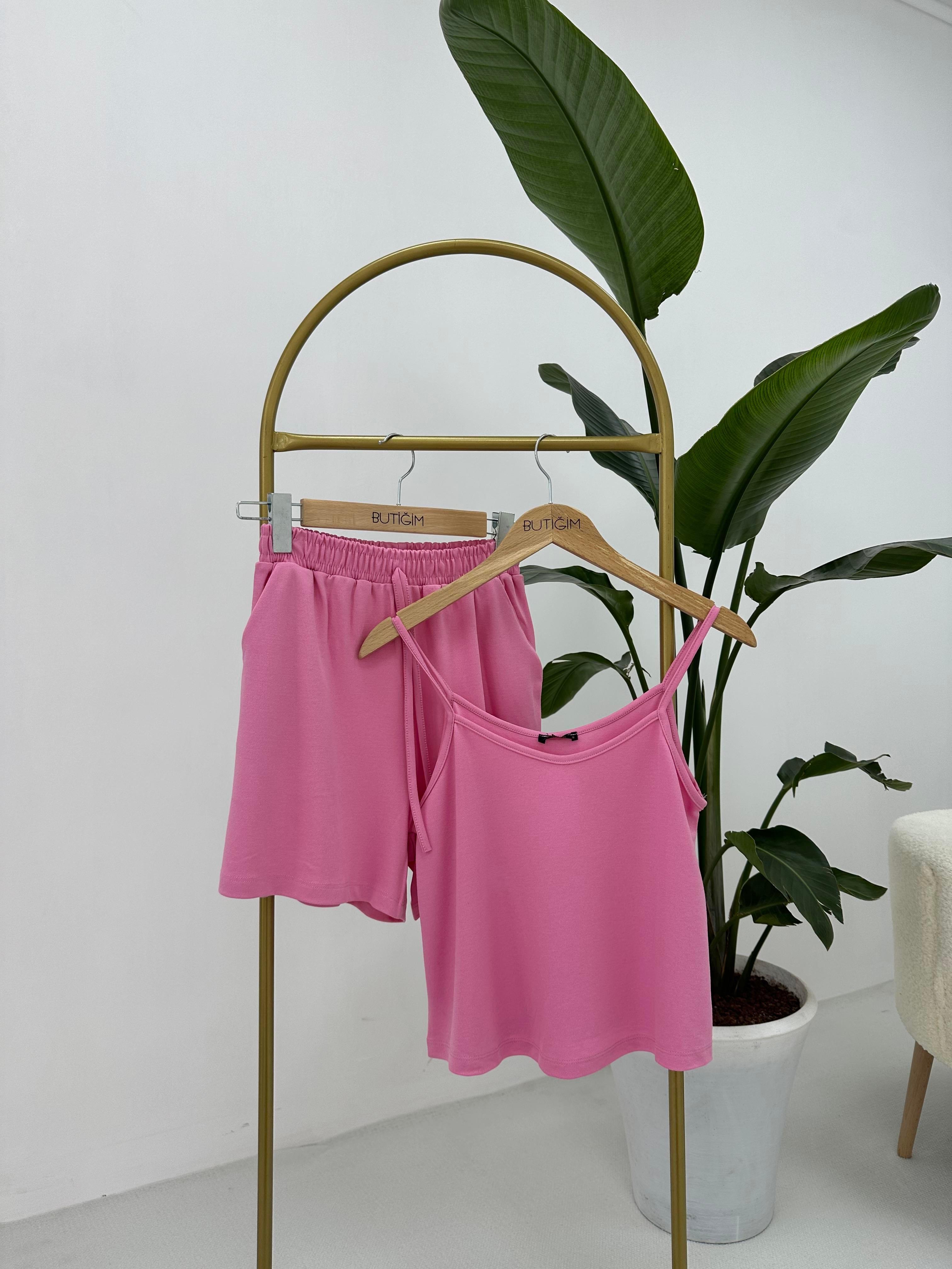 İnce Askılı Bluz Şortlu Pembe Takım