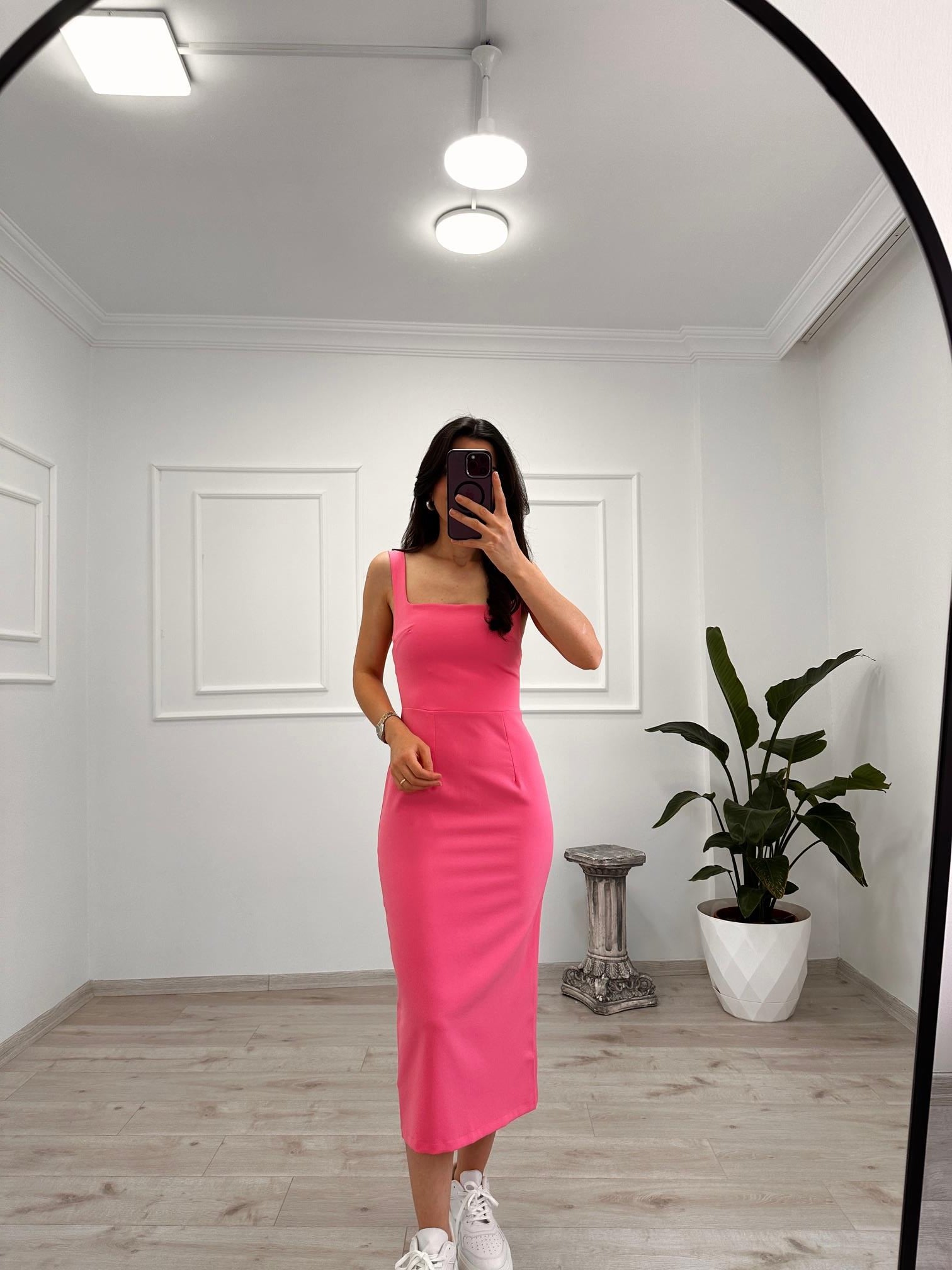 Kalın Askılı Pembe Elbise