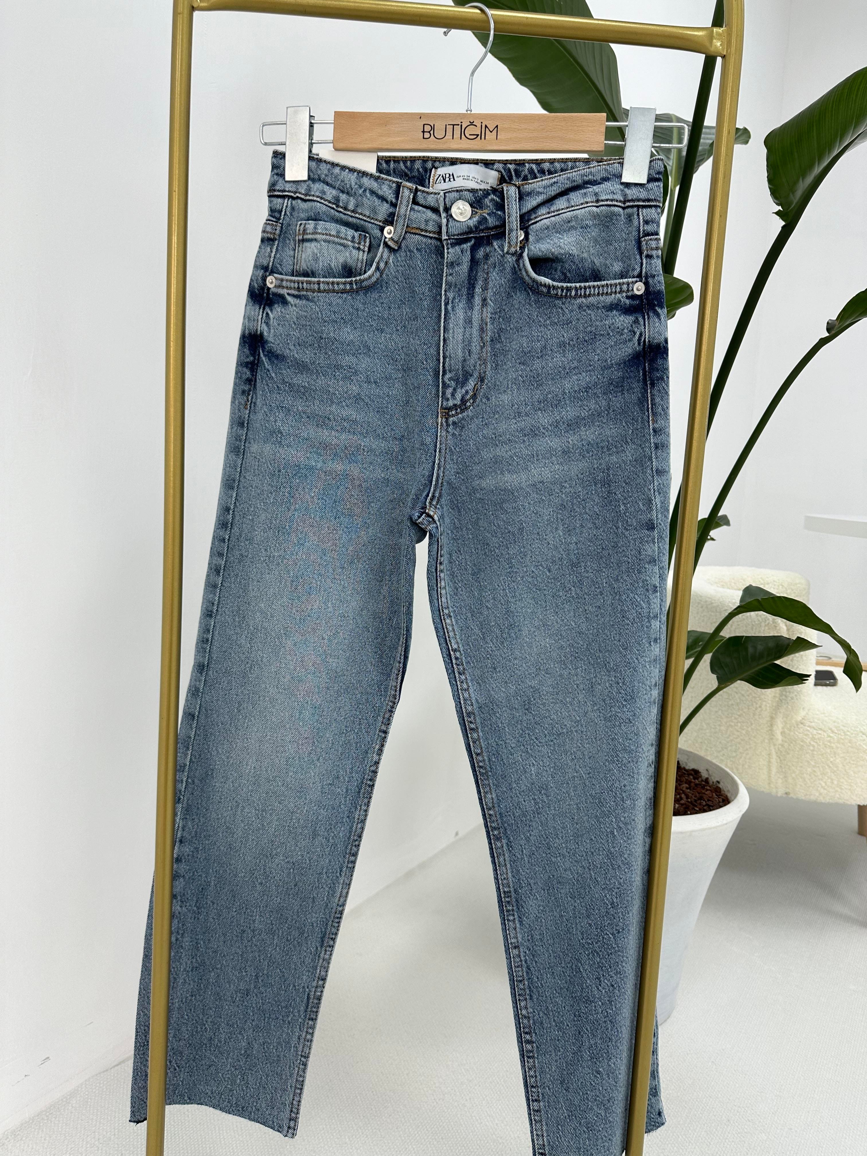 Kesik Paça Boyfit Açık Mavi Jean 
